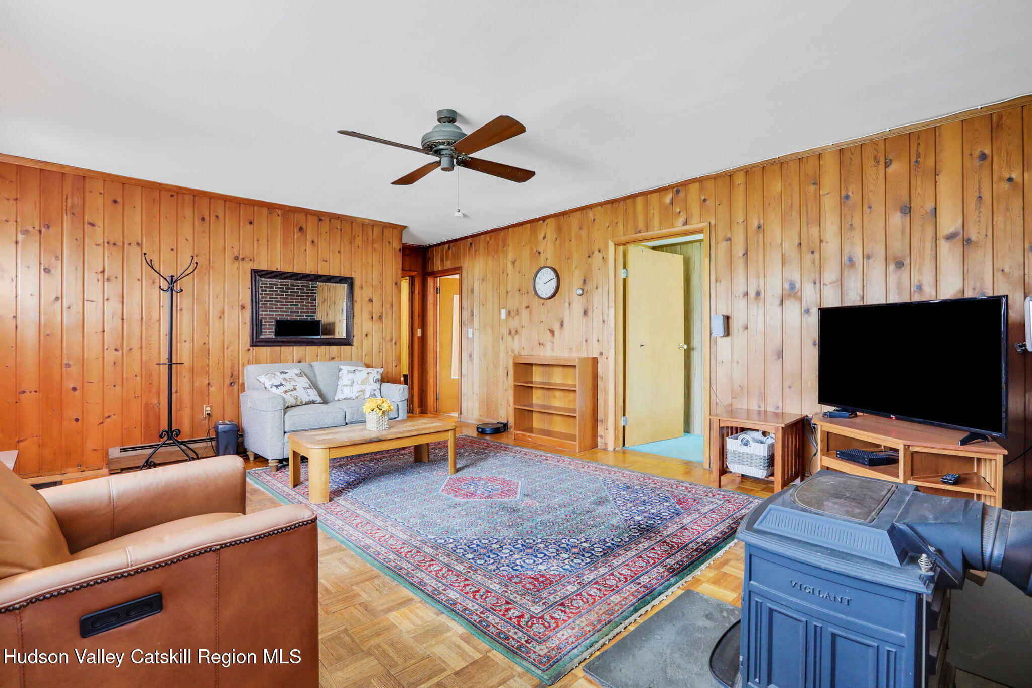 123 Railroad Avenue