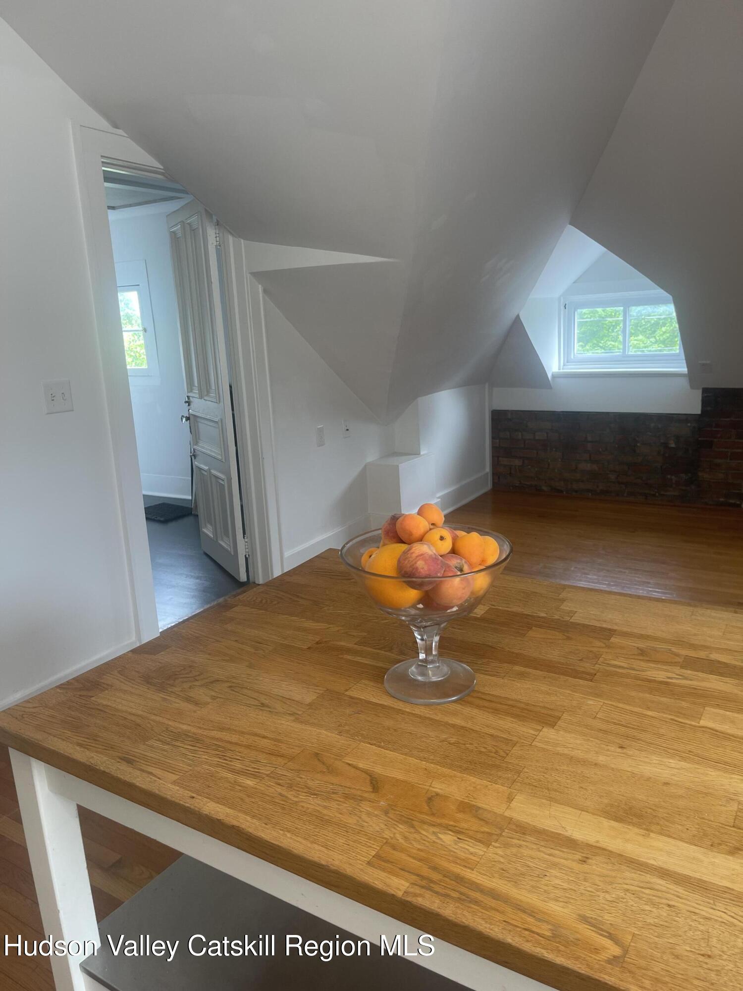 420 Warren Street, 3r