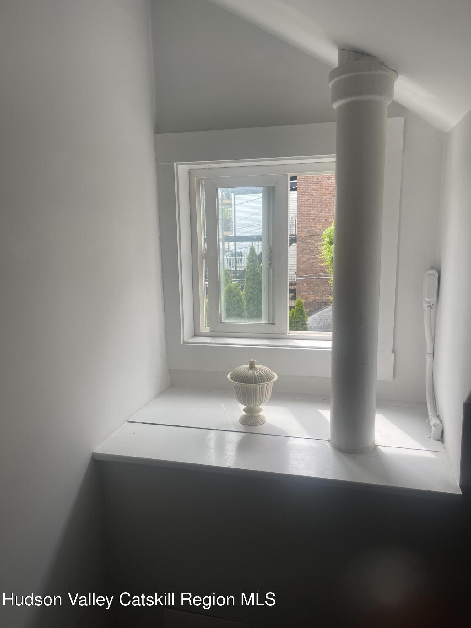 420 Warren Street, 3r