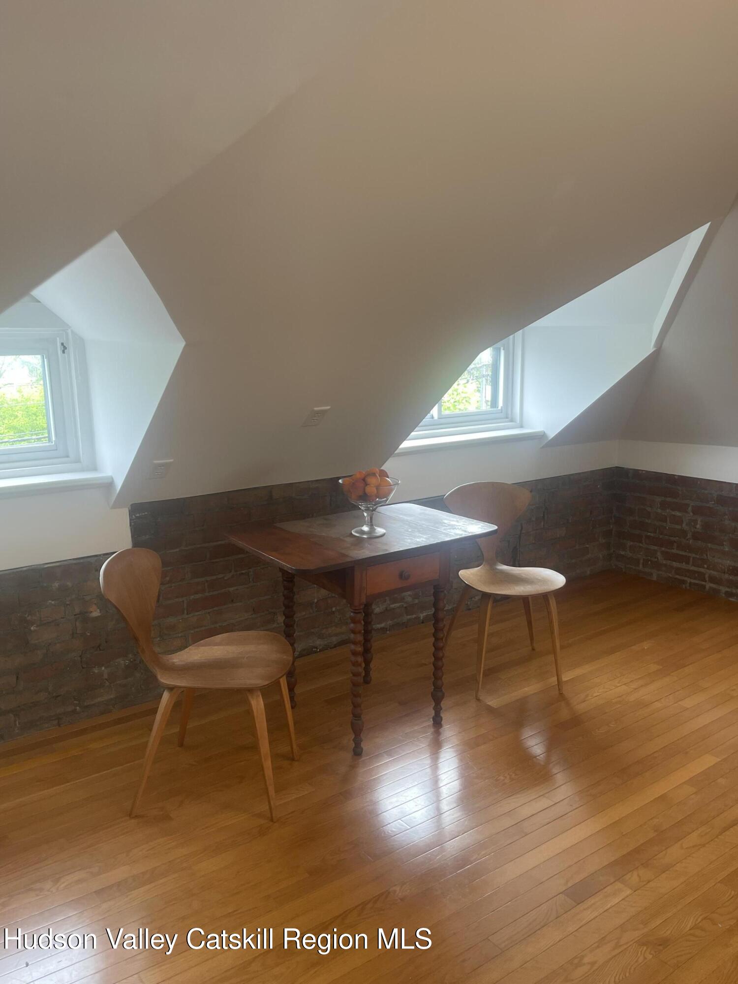 420 Warren Street, 3r