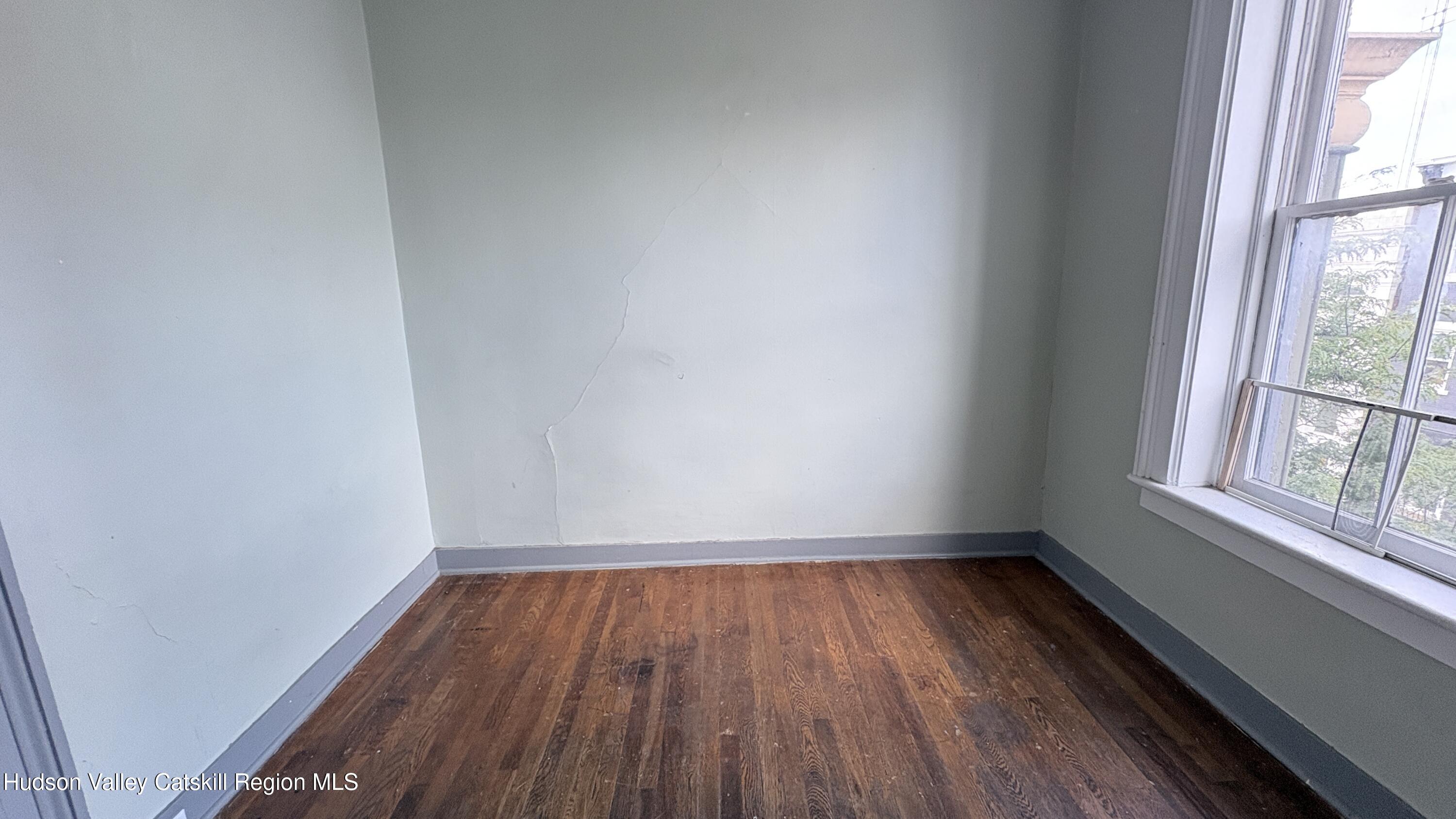 527 Columbia Street, #1