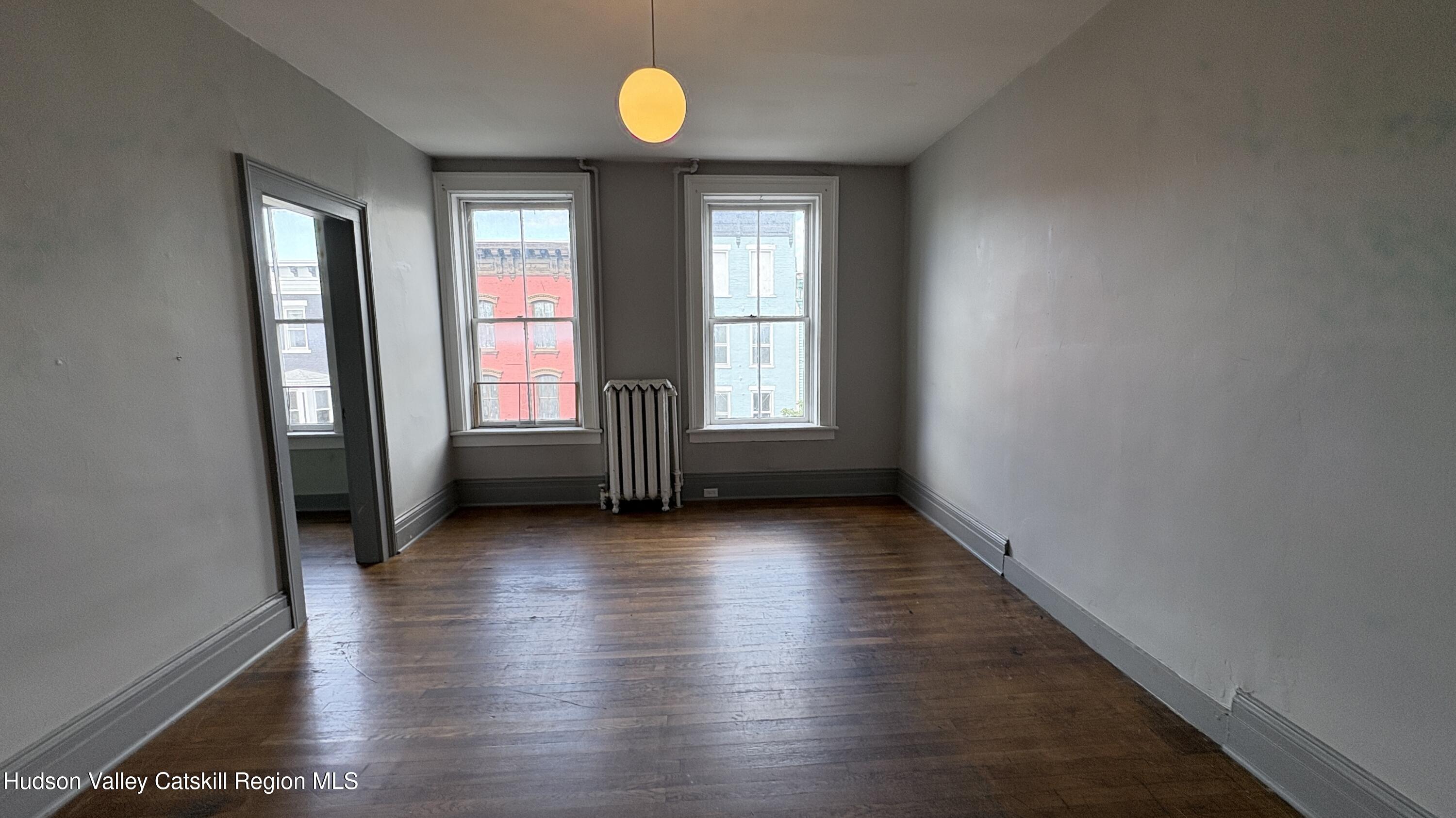 527 Columbia Street, #1