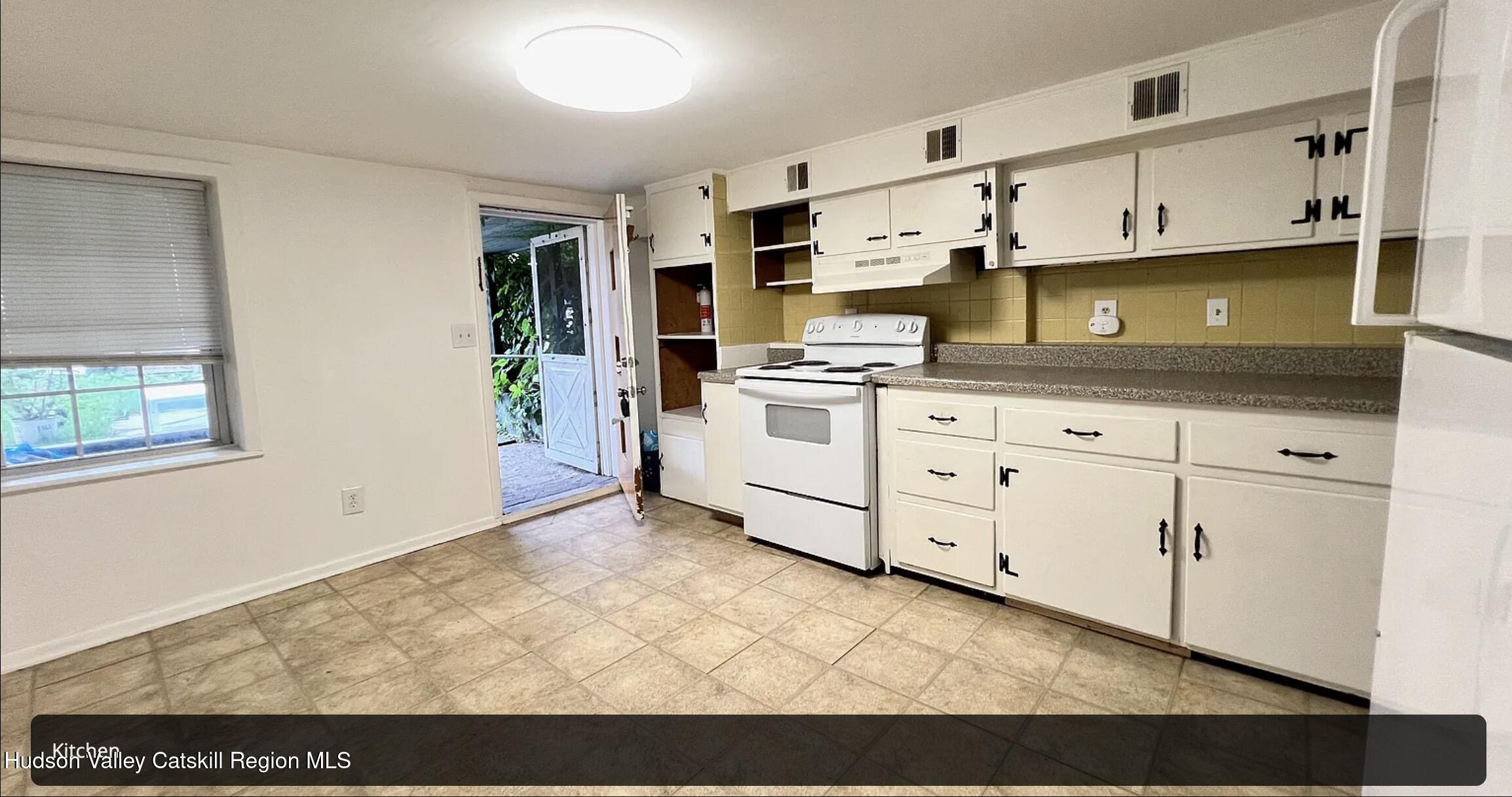 602 Columbia Street, #1