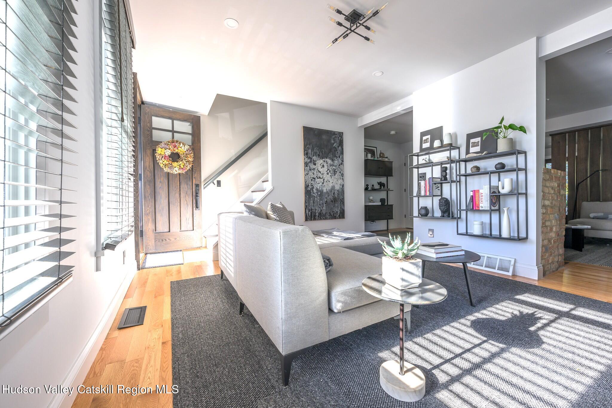 238 Allen Street, Hudson