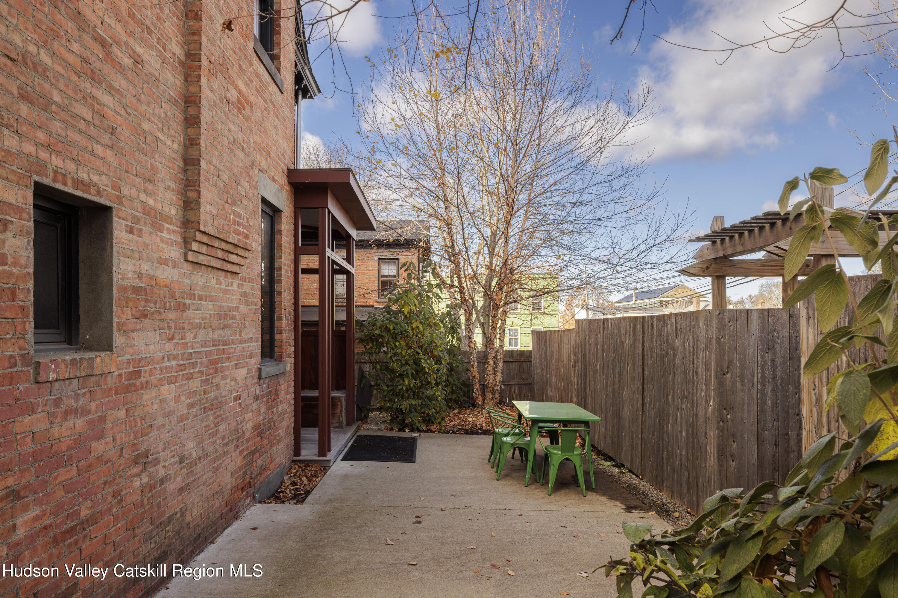 420 Warren Street 1l