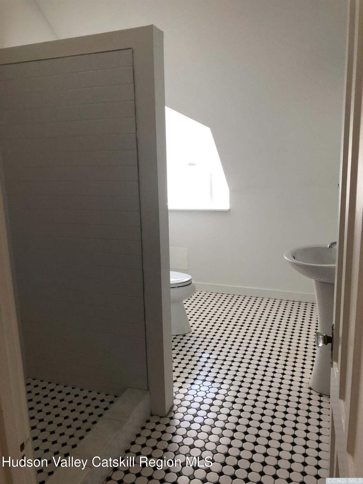 420 Warren Street 1l