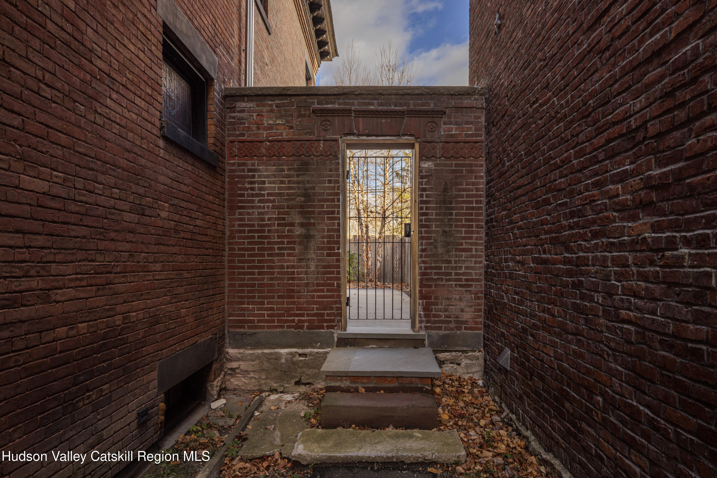 420 Warren Street 1l