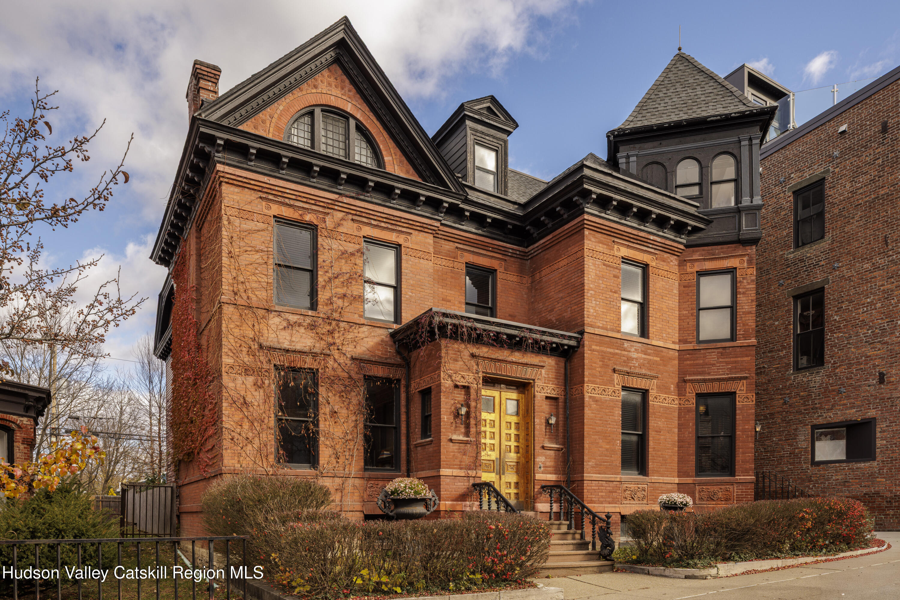 420 Warren Street 1l