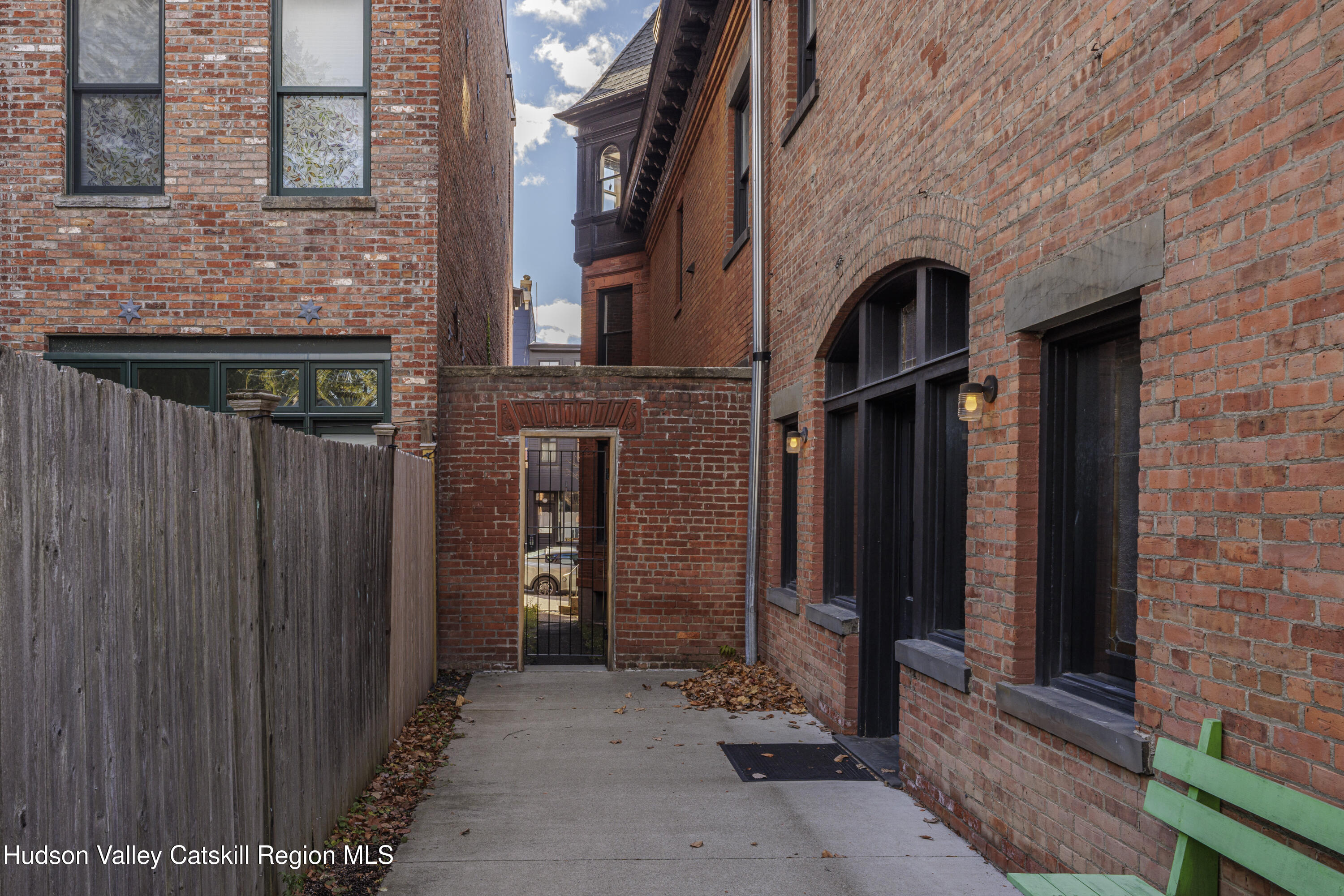 420 Warren Street 1l