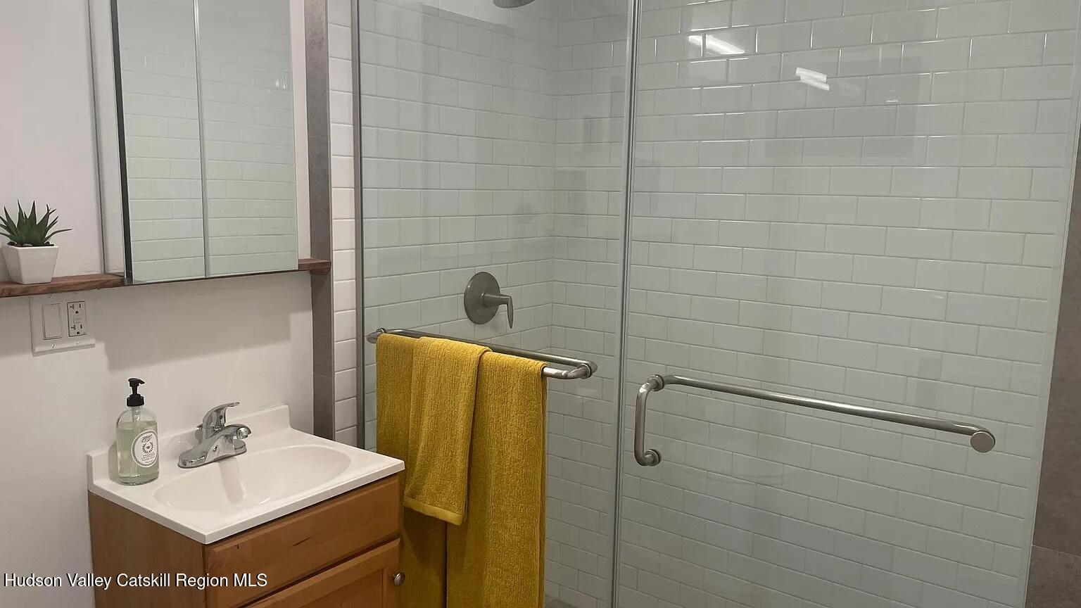 514 State Street, bet 5th and 6th Streets