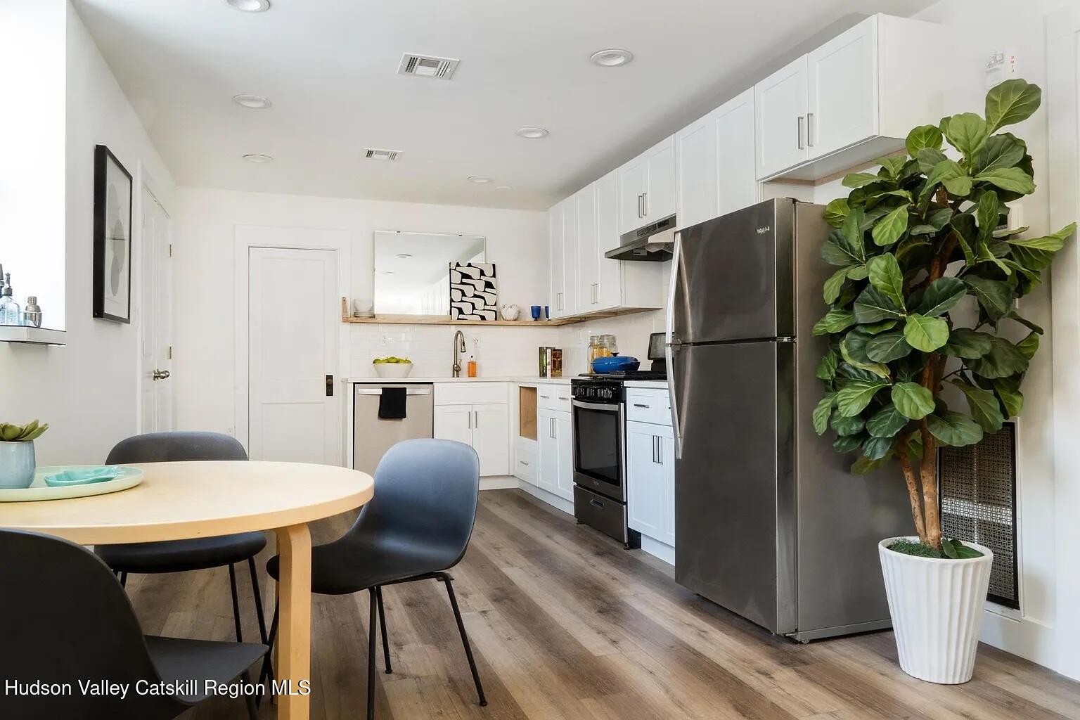 514 State Street, bet 5th and 6th Streets