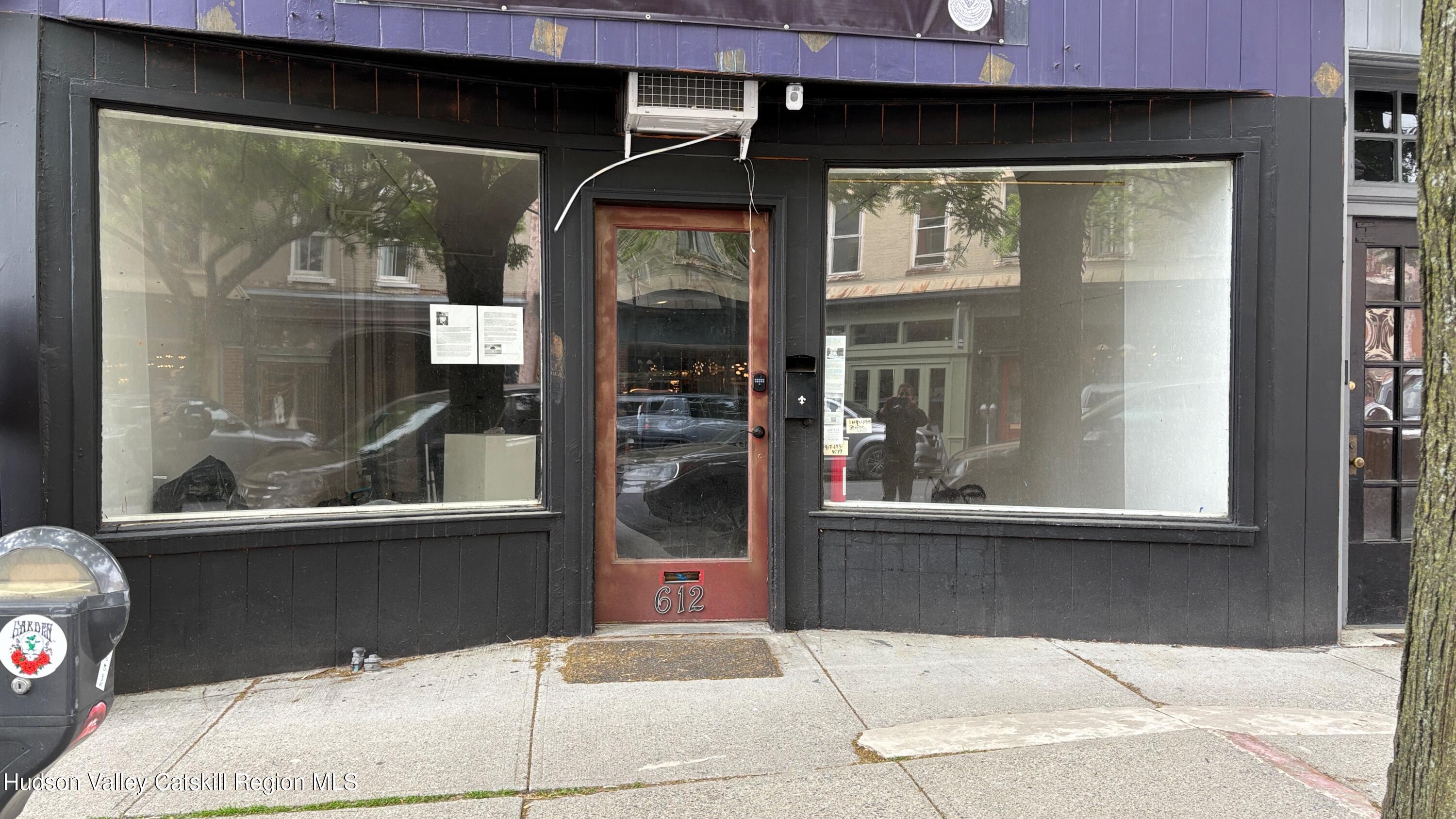 612 Warren Street, bet 5th & 6th Streets Grdfl