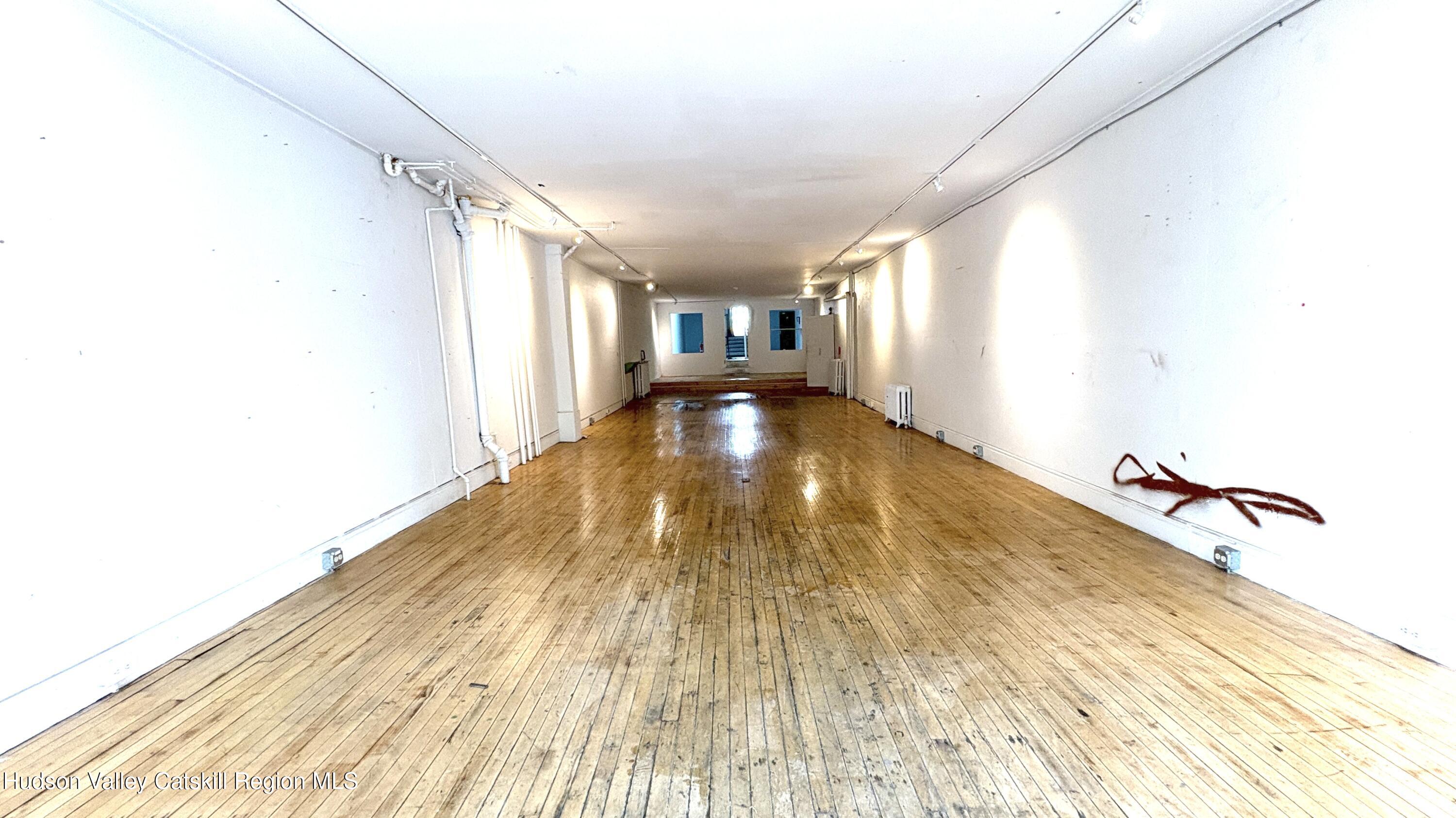 612 Warren Street, bet 5th & 6th Streets Grdfl