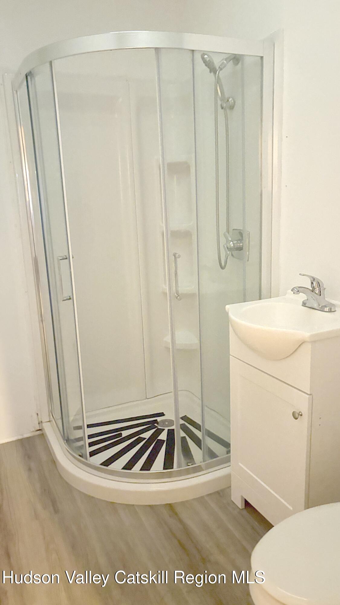 612 Warren Street, bet 5th & 6th Streets Grdfl