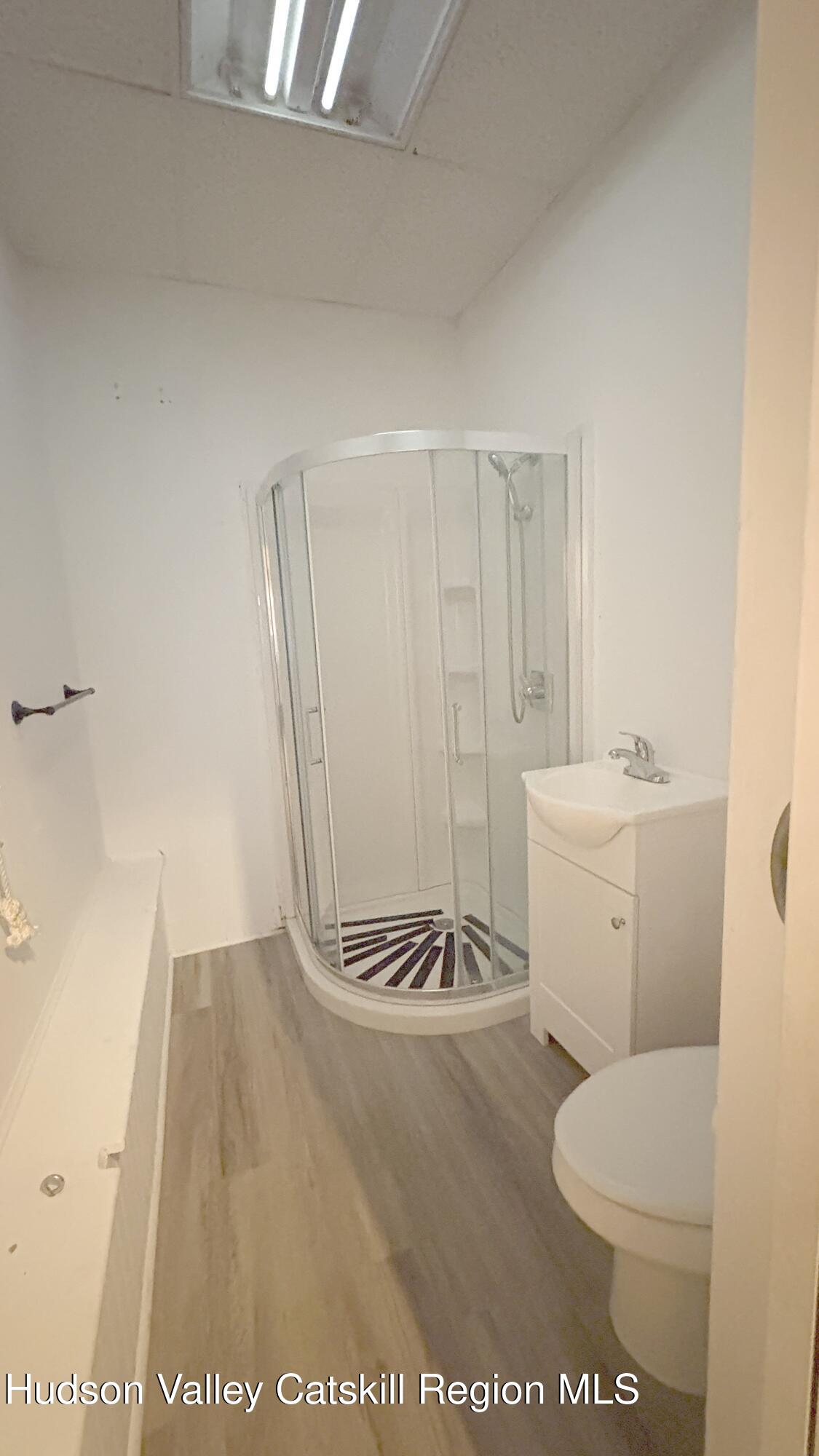 612 Warren Street, bet 5th & 6th Streets Grdfl