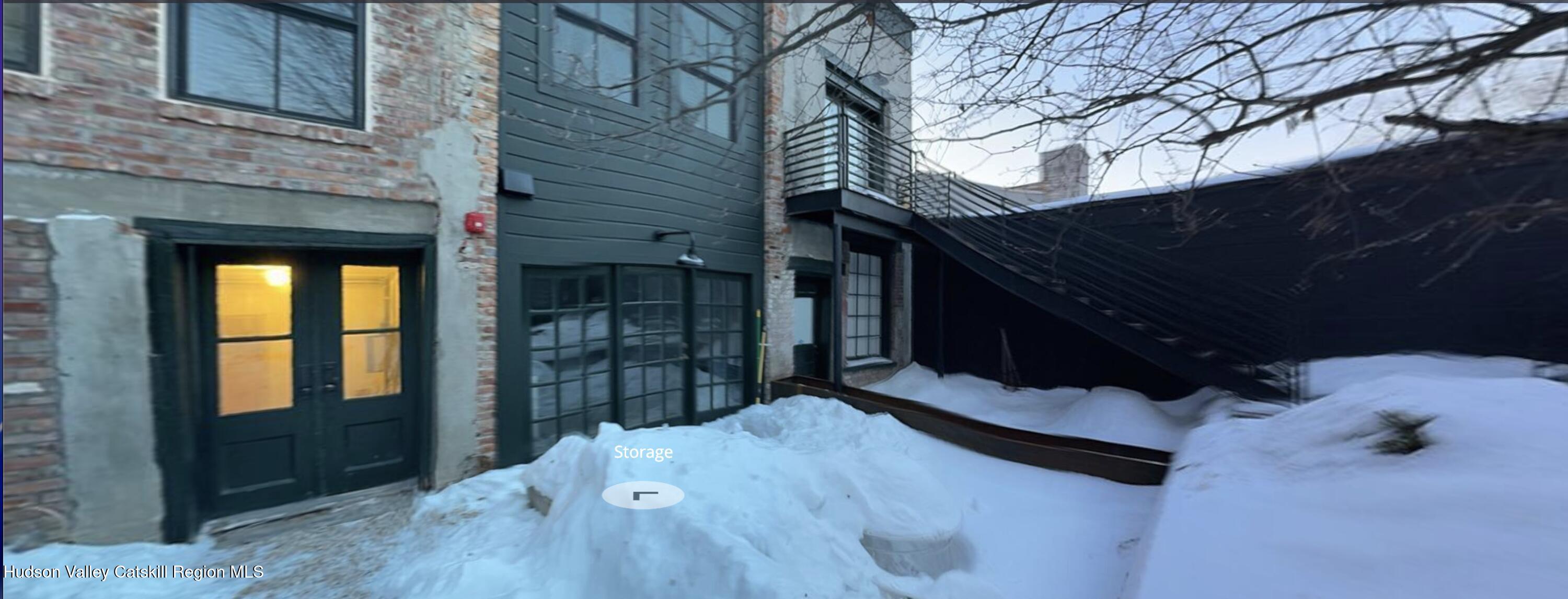 620 1/2 Warren Street Store