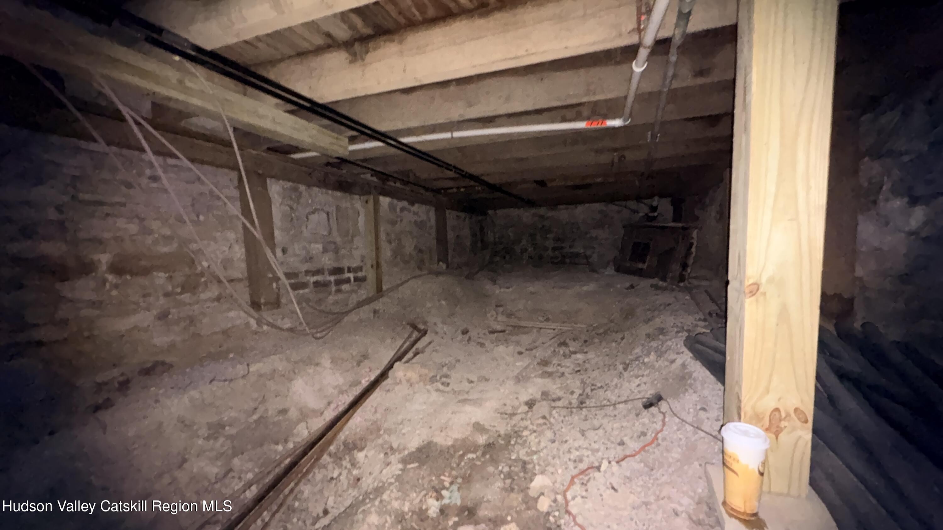 620 1/2 Warren Street Store