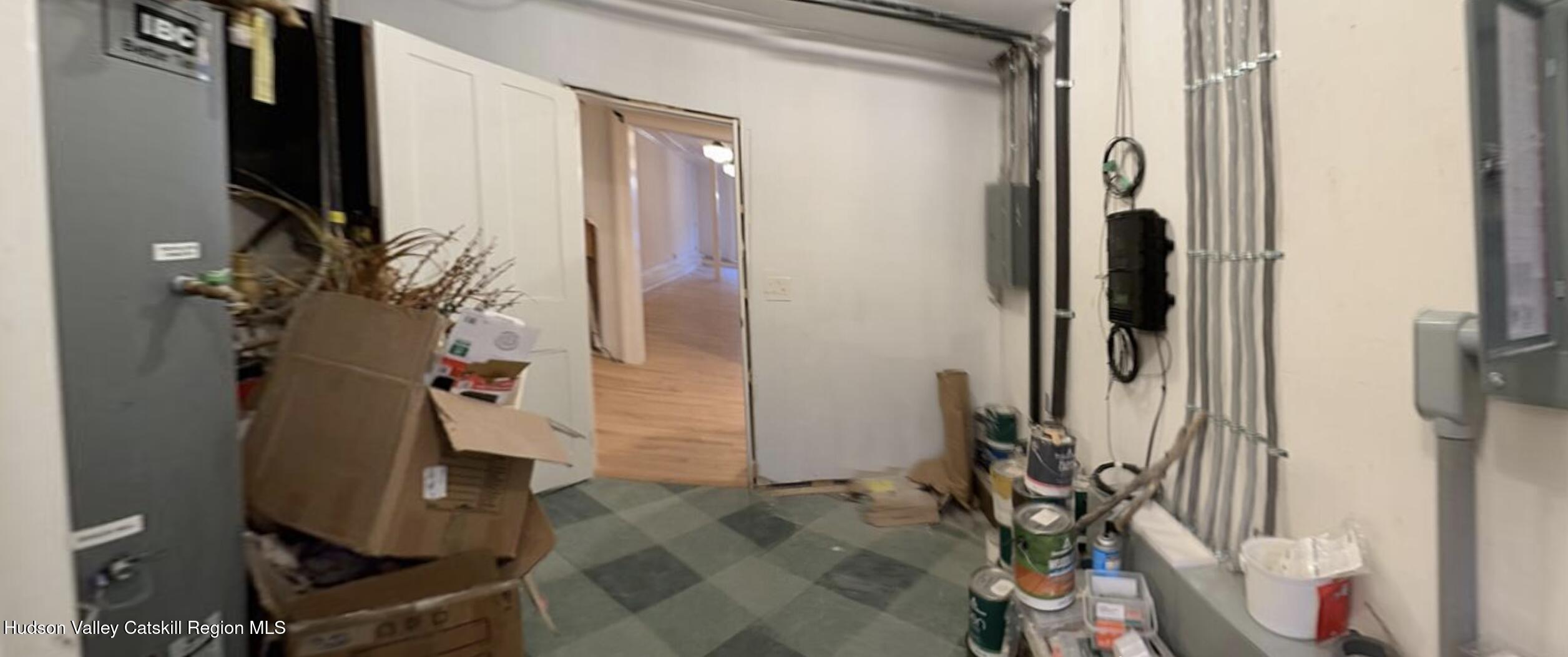 620 1/2 Warren Street Store