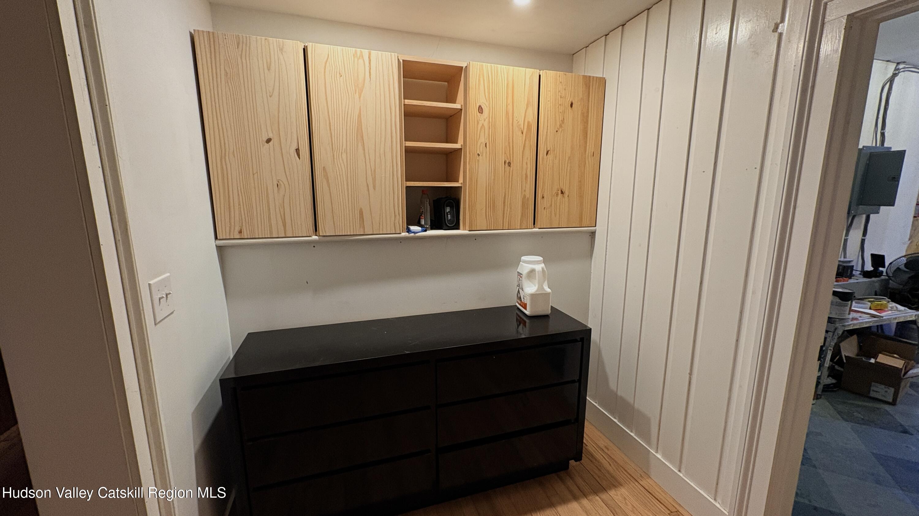 620 1/2 Warren Street Store