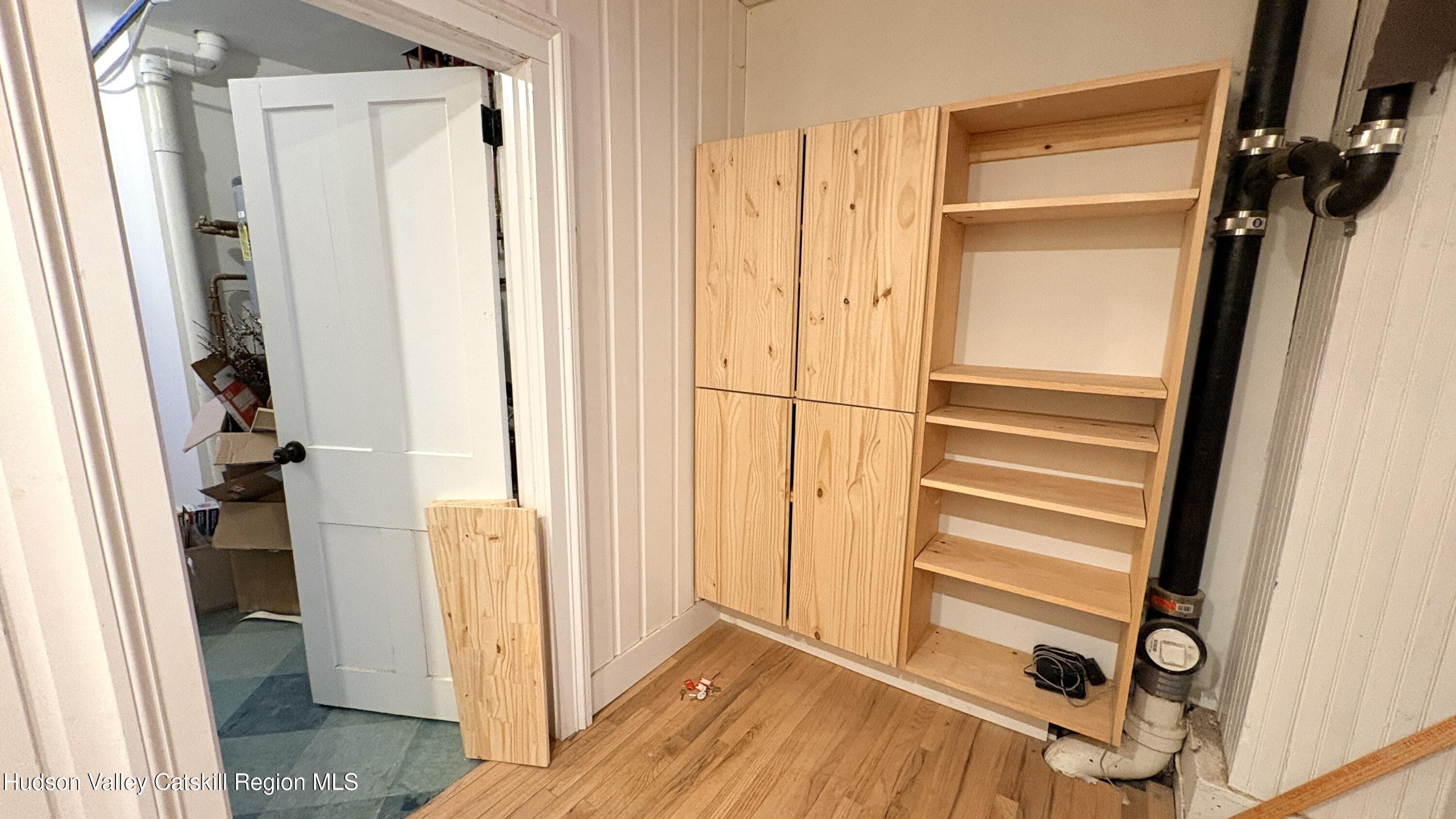 620 1/2 Warren Street Store