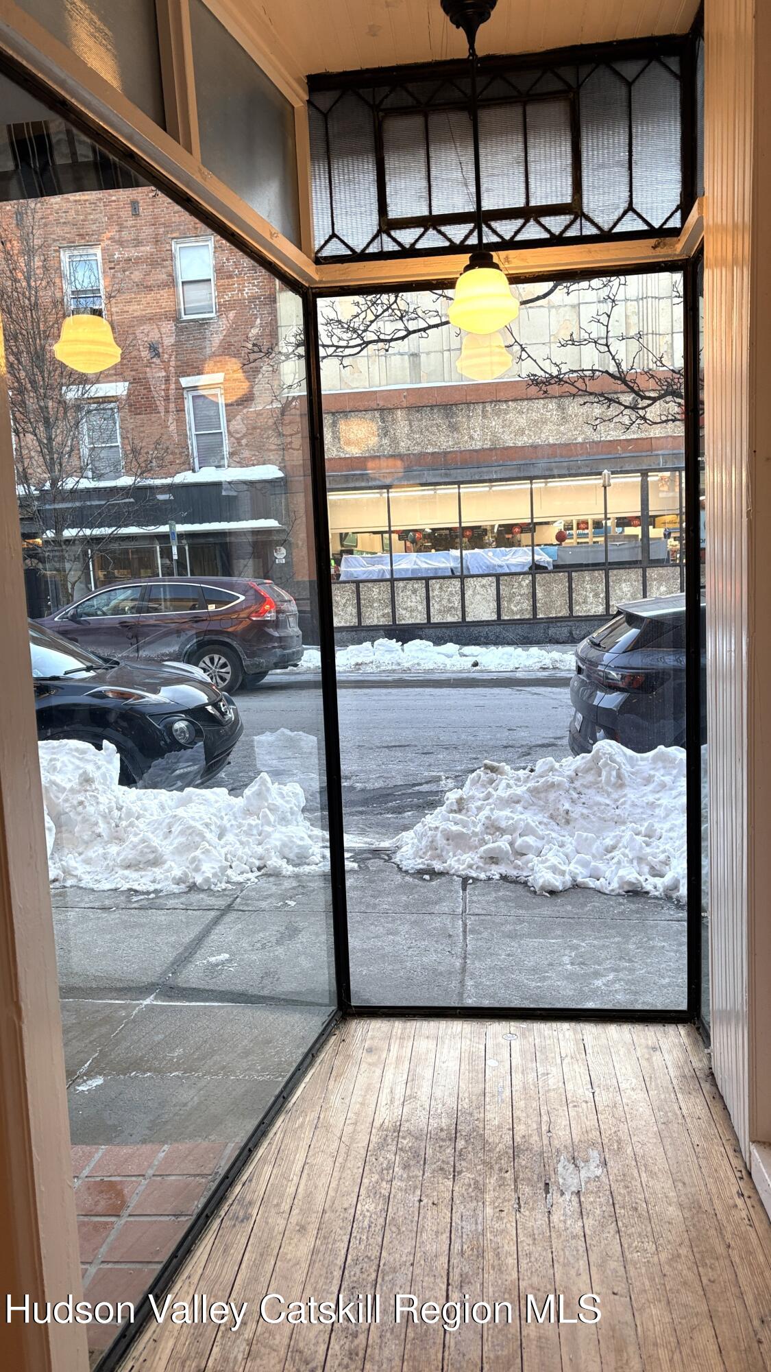 620 1/2 Warren Street Store