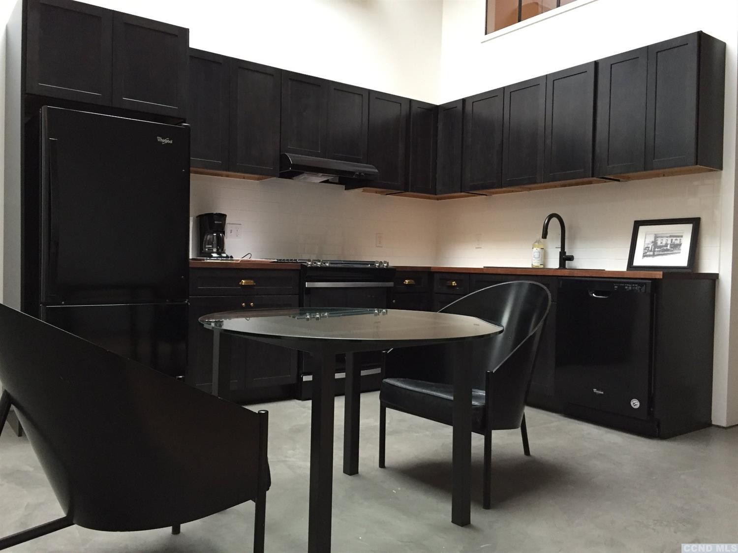 747 1/2 Columbia Street, Rear Bldg behind # 747 #1