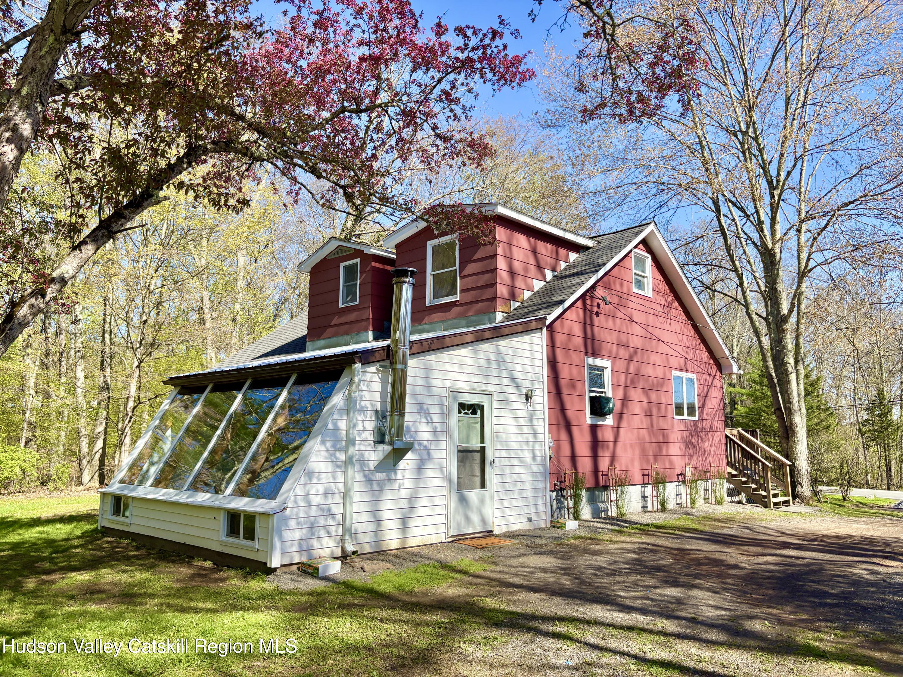 81 Mountain Turnpike Road