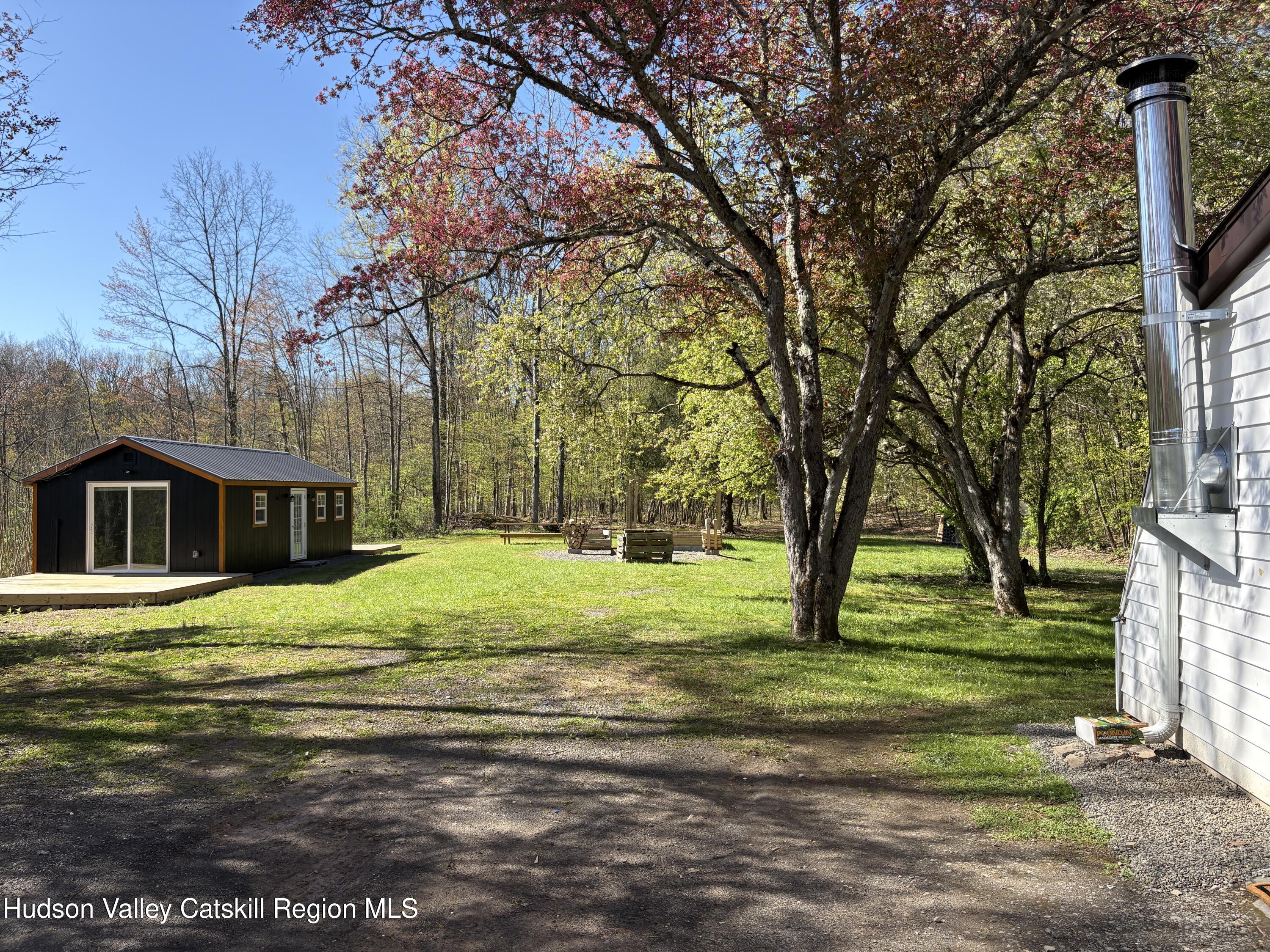 81 Mountain Turnpike Road