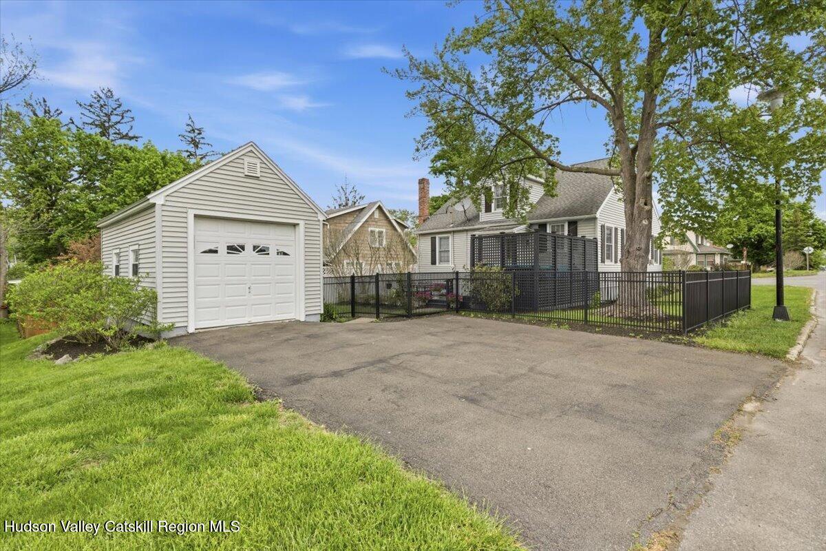 11 Greenport Parkway
