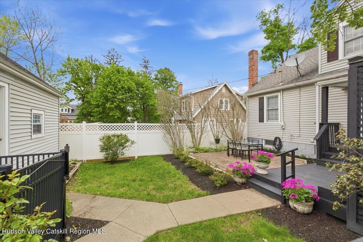 11 Greenport Parkway
