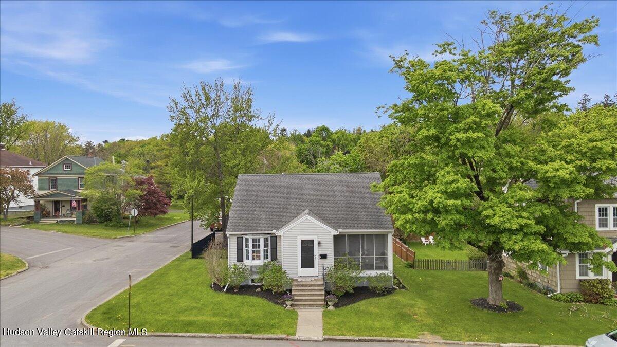 11 Greenport Parkway