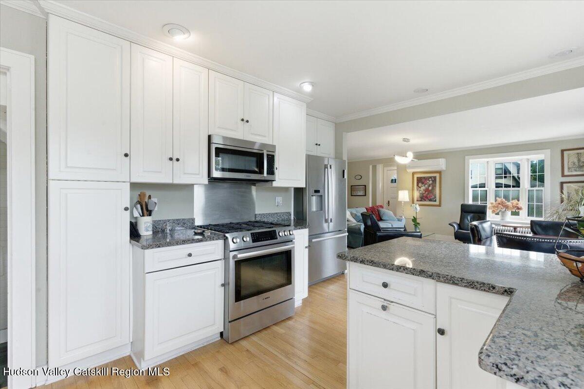 11 Greenport Parkway