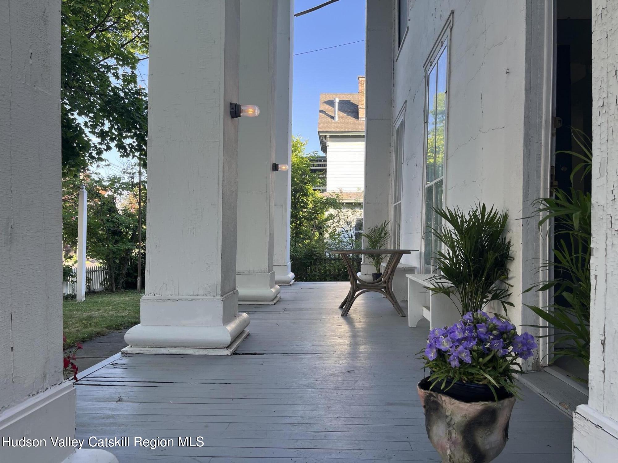 824 Warren Street