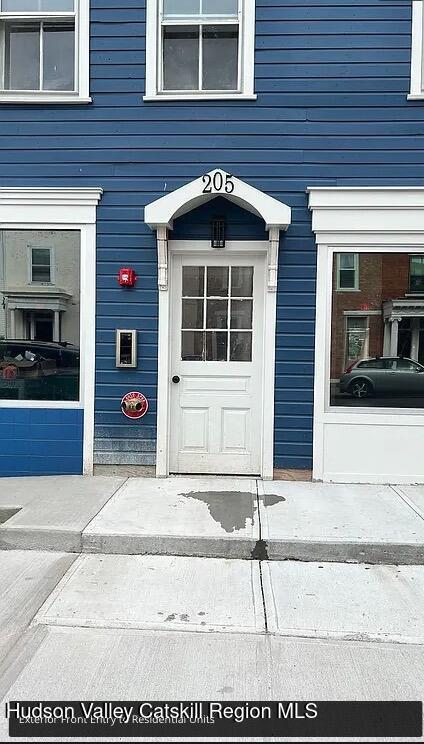 205 Warren Street 3