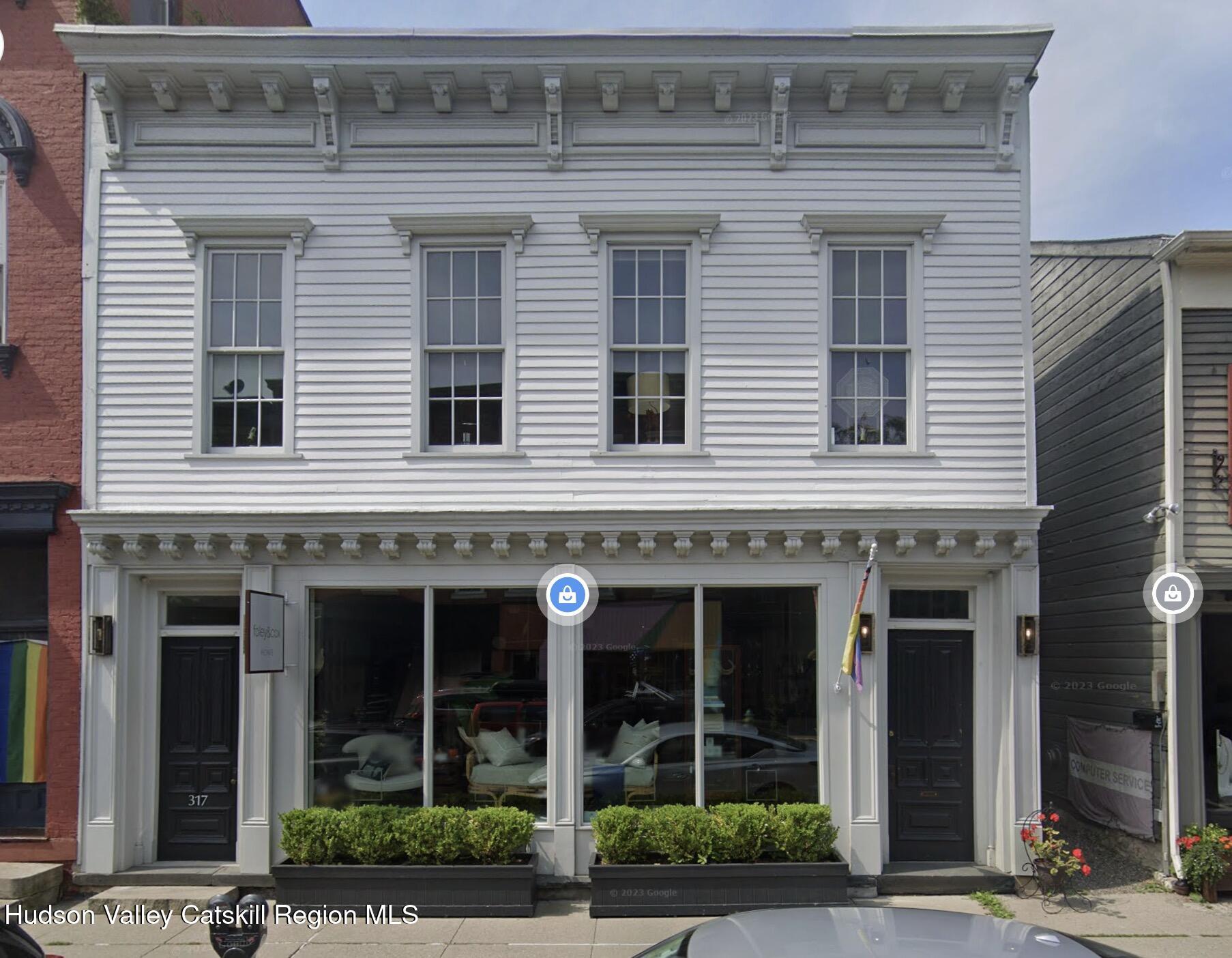 317-1/2 Warren Street Store