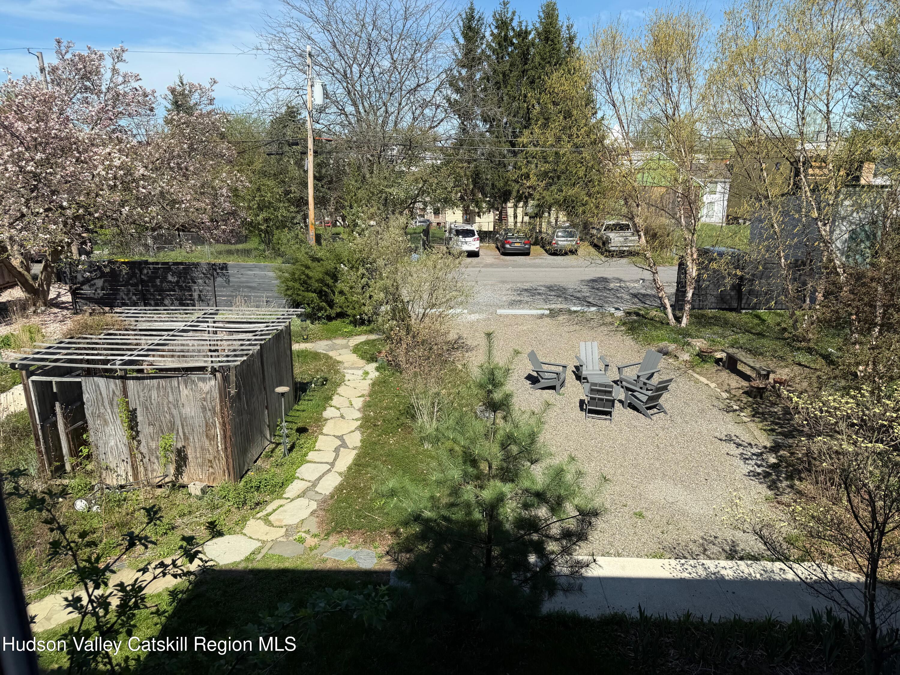 238 Warren Street E