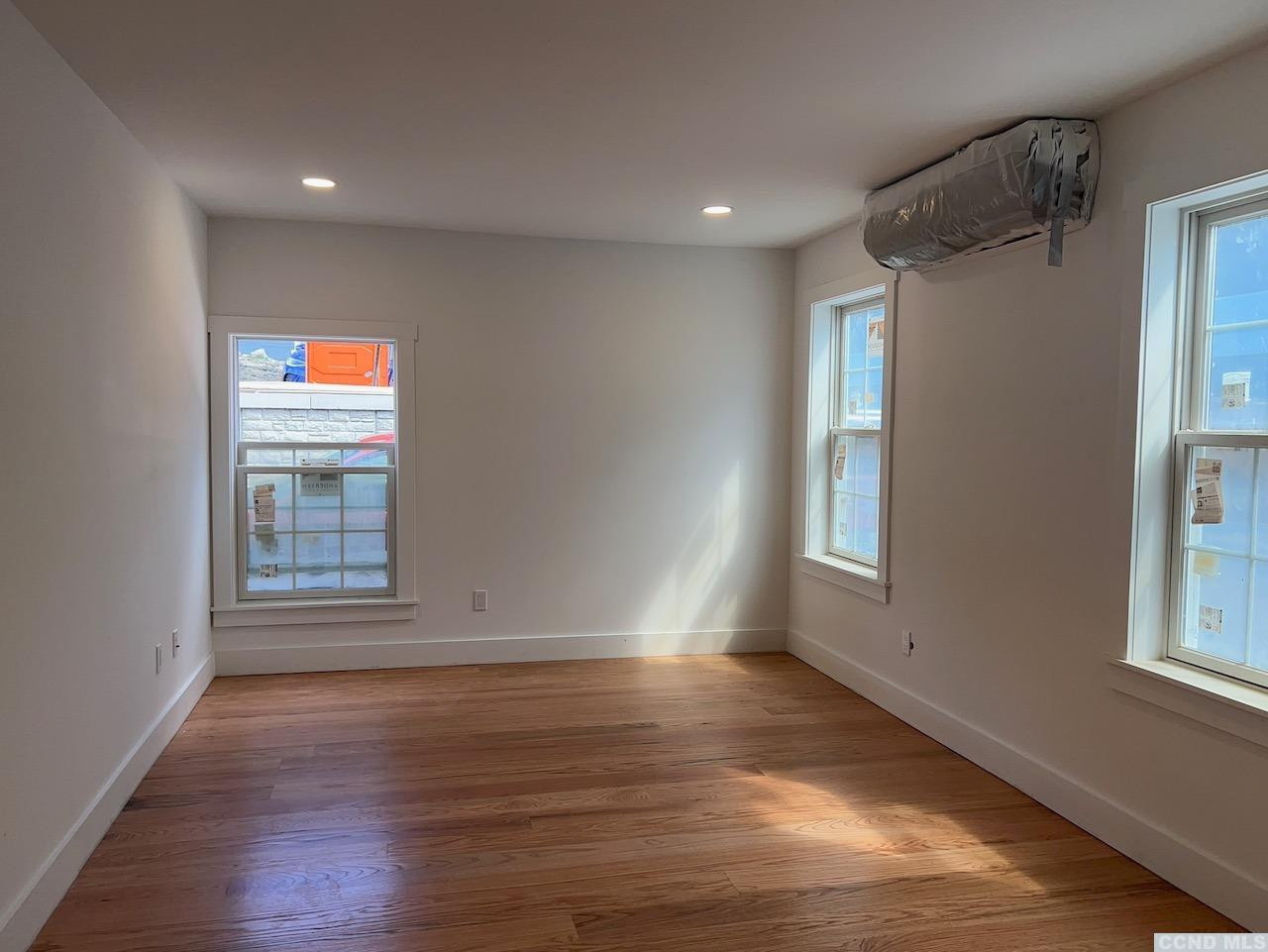 406 Main Street #2e
