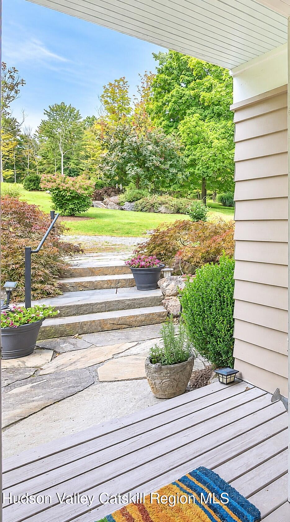 62 Knapp Hollow Lane