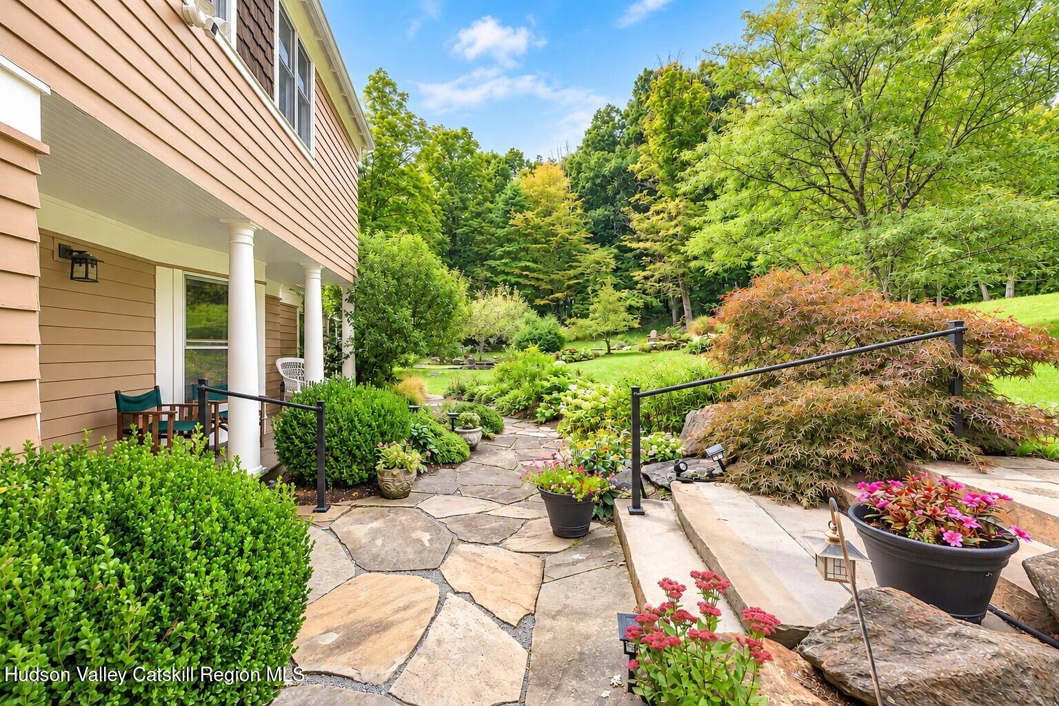 62 Knapp Hollow Lane