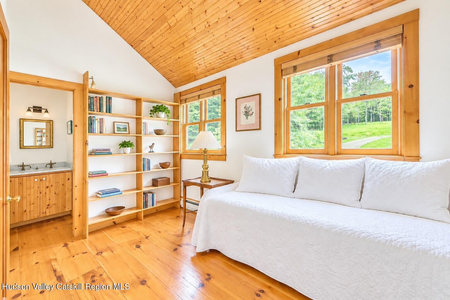 62 Knapp Hollow Lane