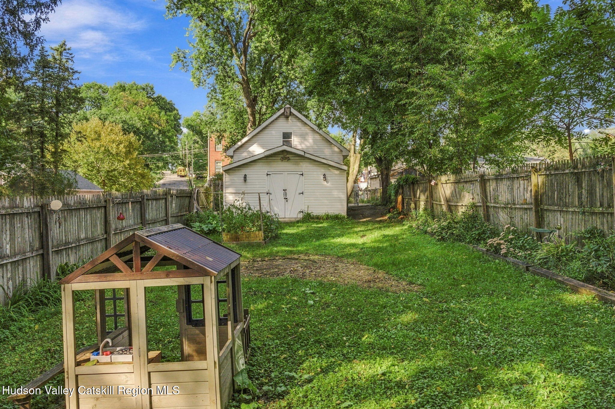209 Gidney Avenue