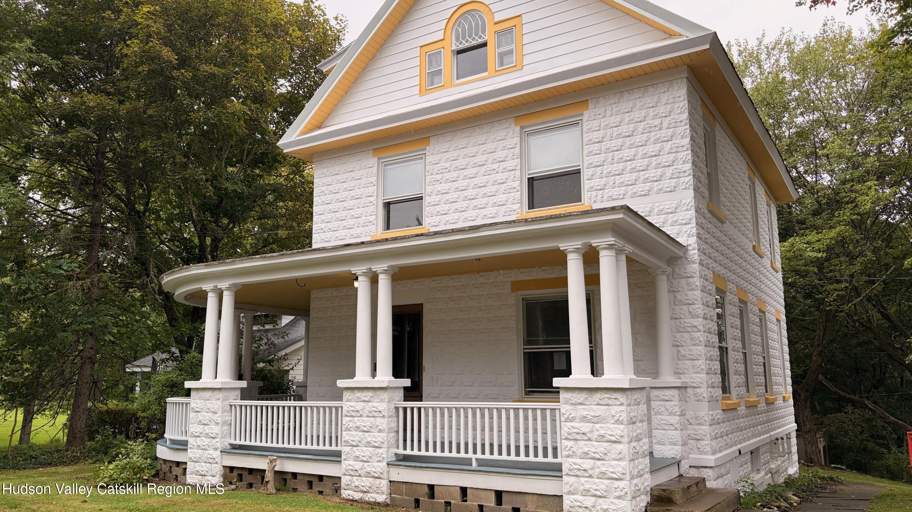 22 Maple Avenue 1