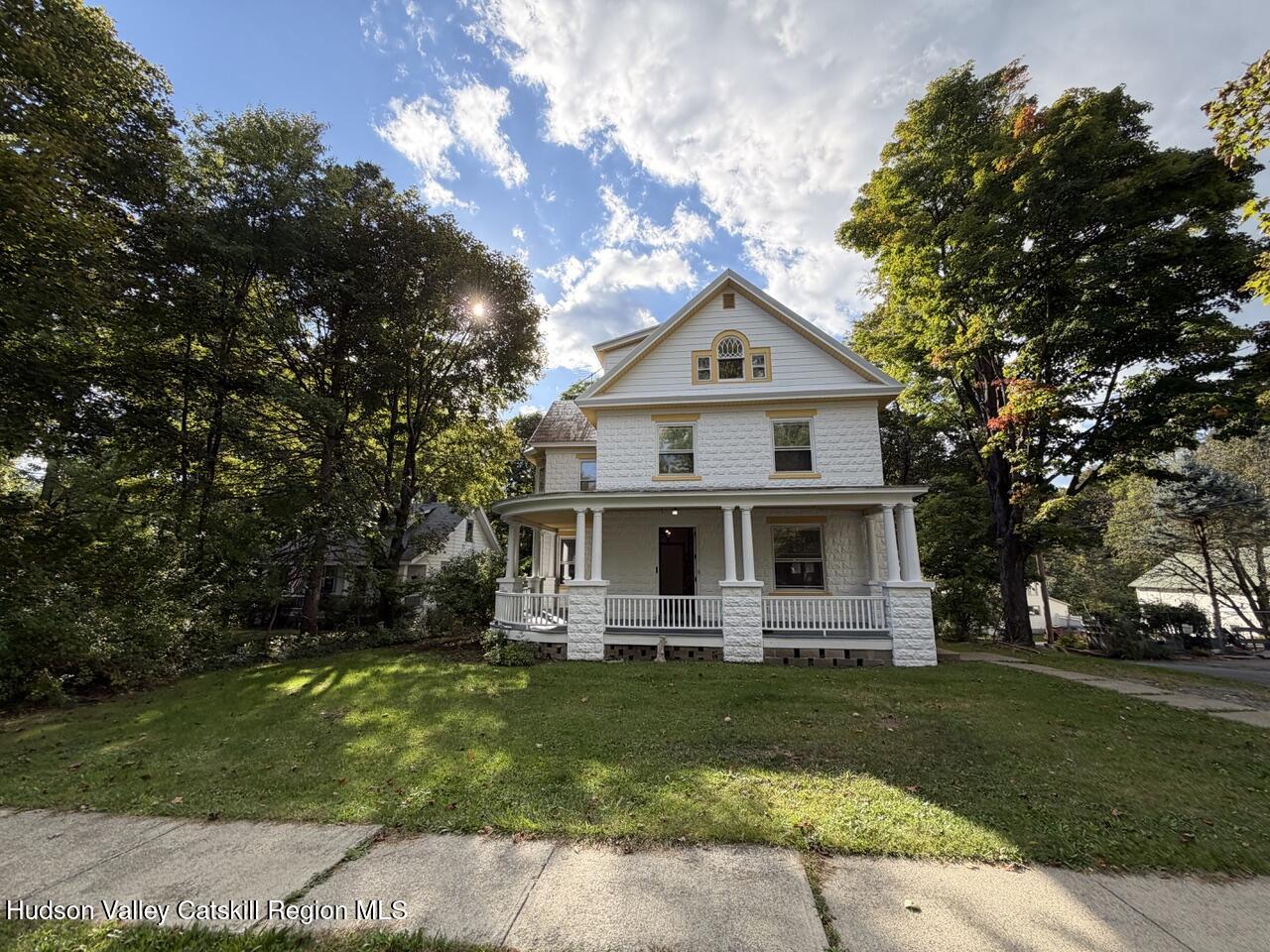 22 Maple Avenue 1