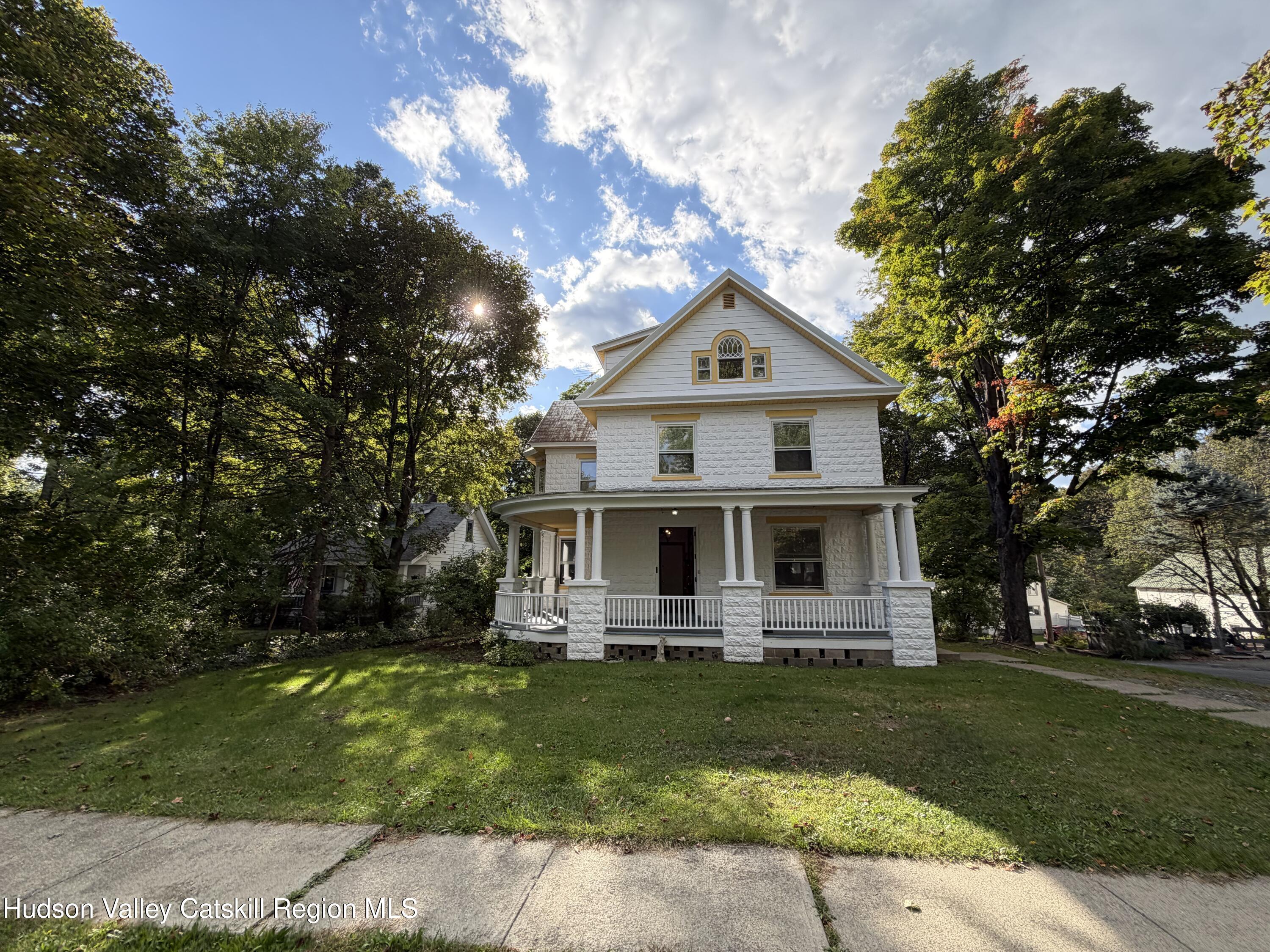 22 Maple Avenue 2