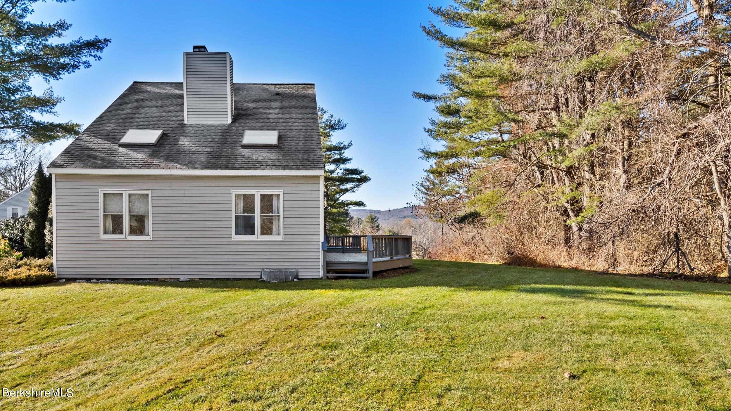10 Applewood Ln, 10