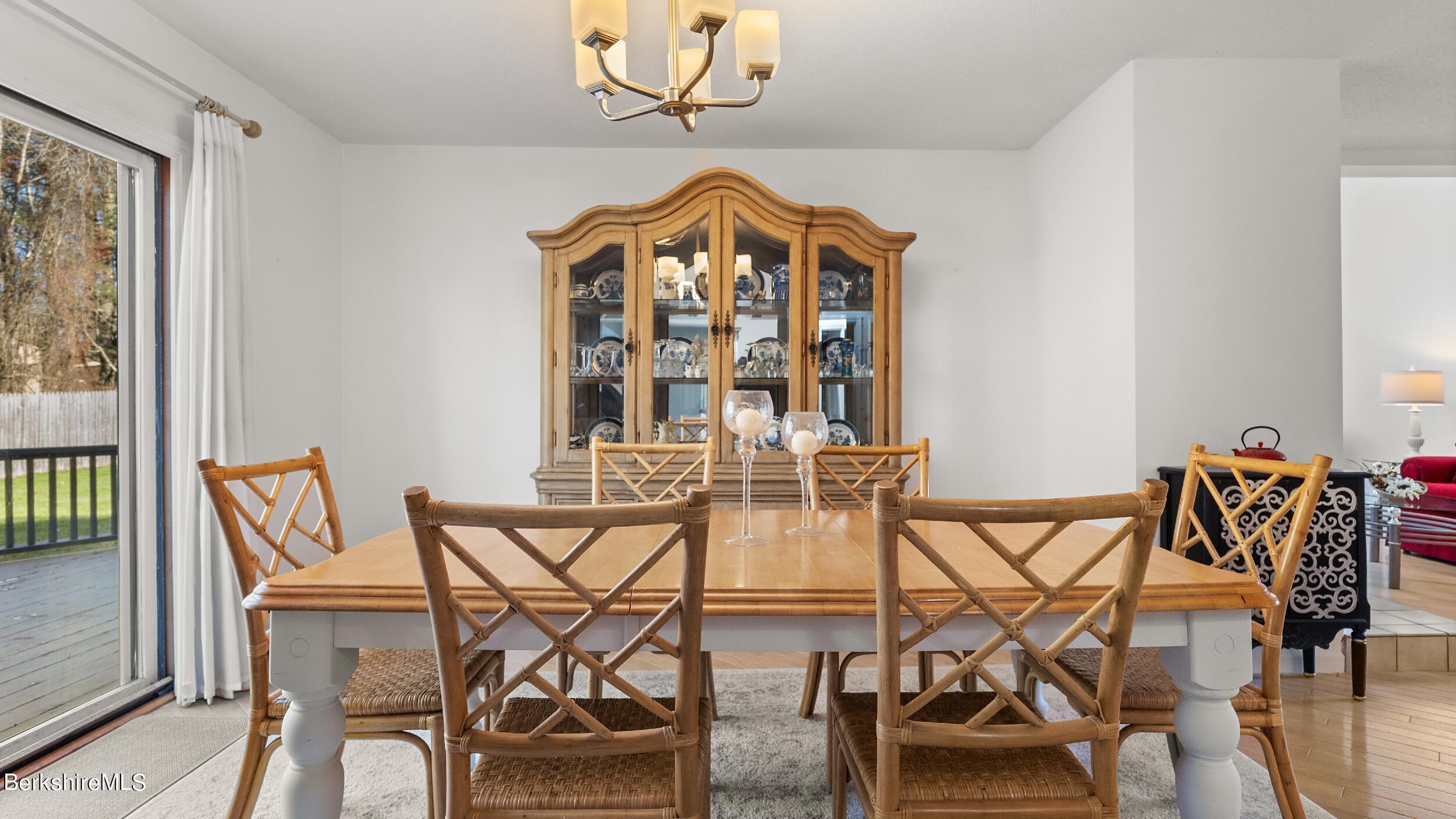10 Applewood Ln, 10