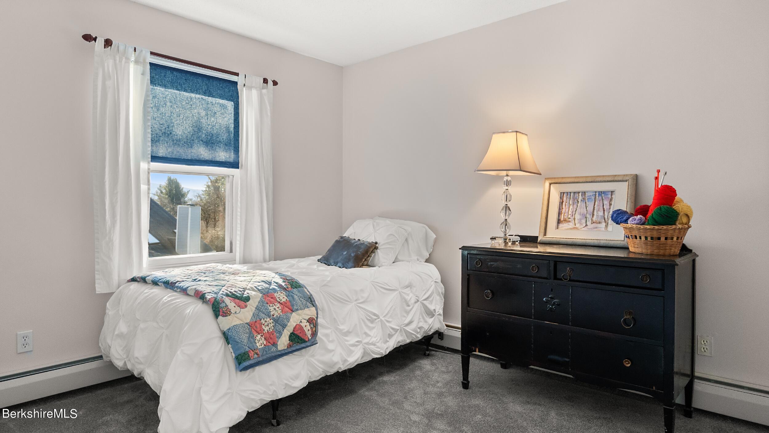 10 Applewood Ln, 10