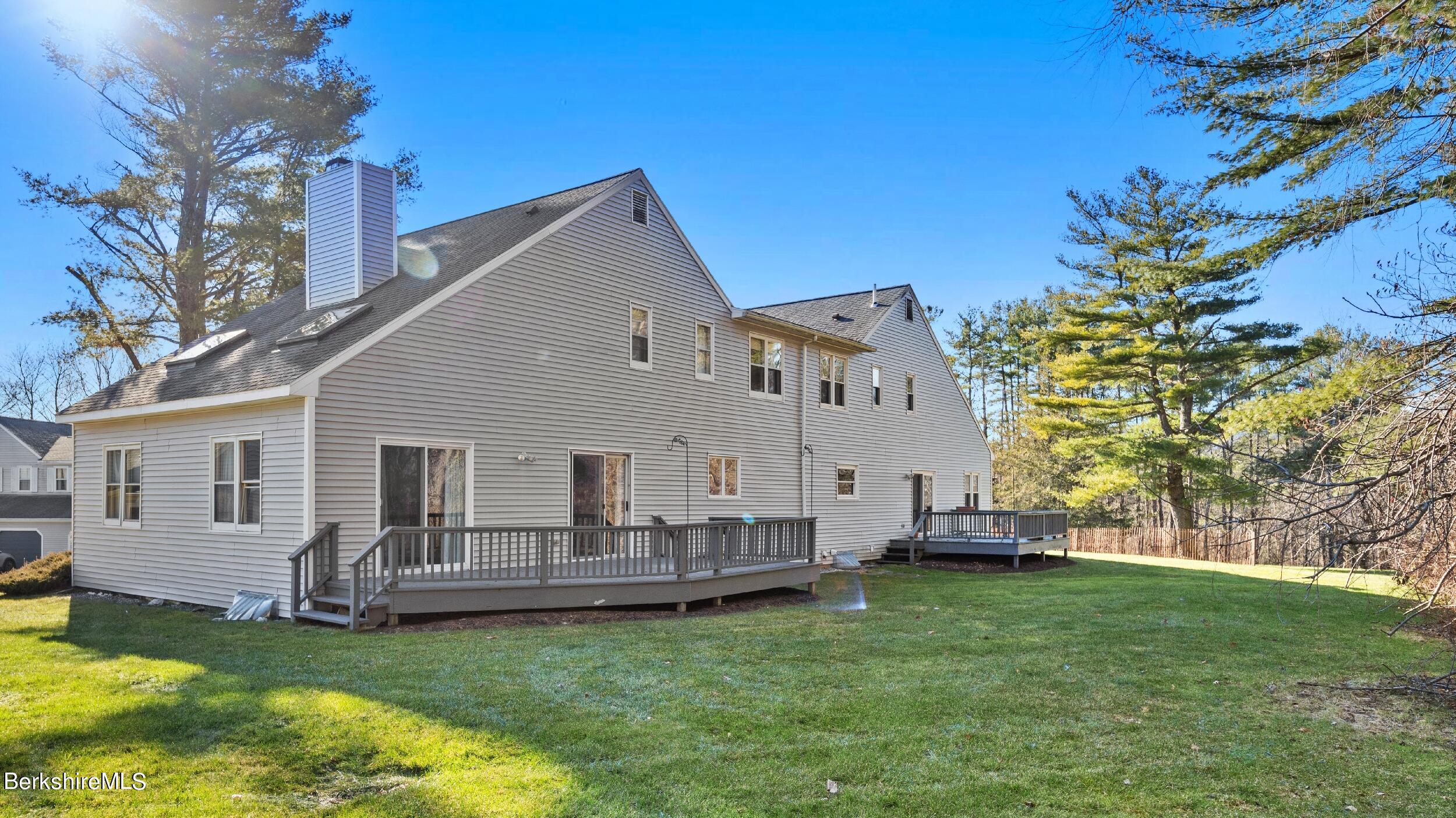 10 Applewood Ln, 10
