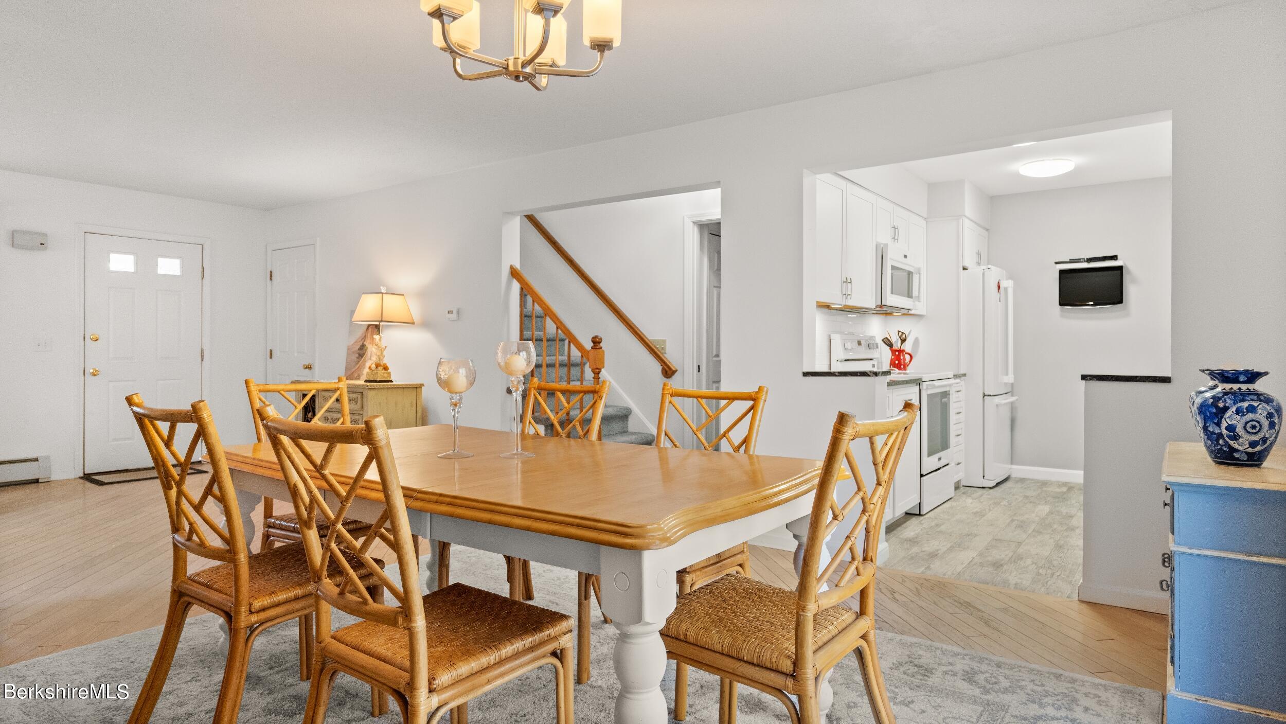 10 Applewood Ln, 10