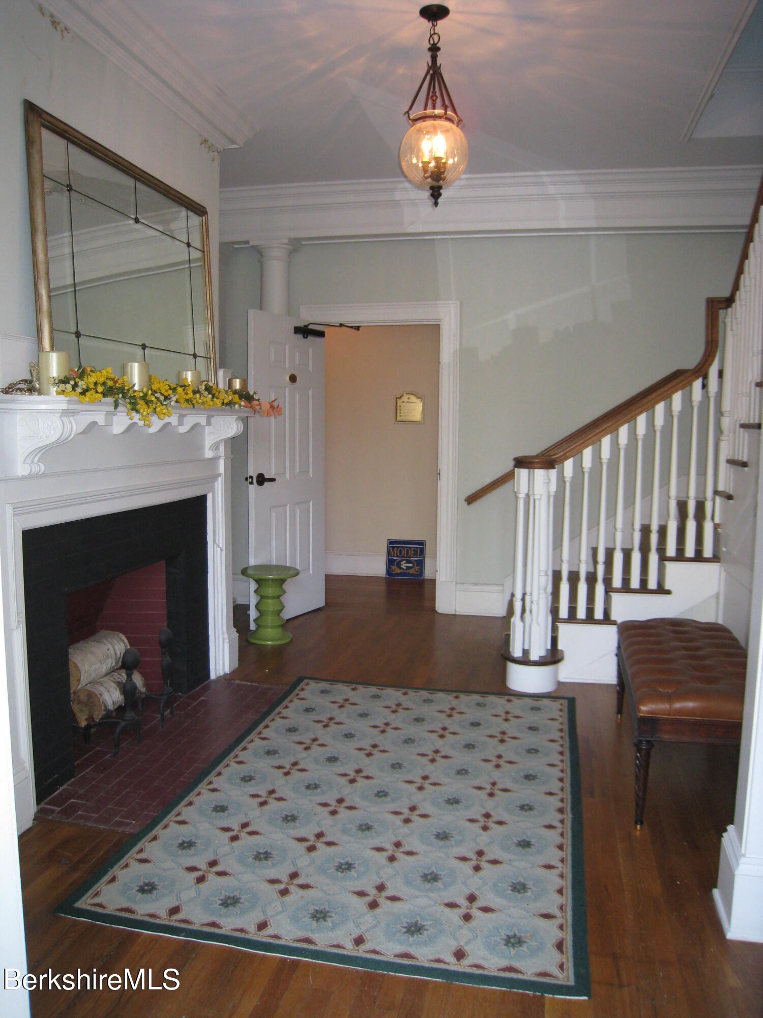 33 Maplewood Ave, 305